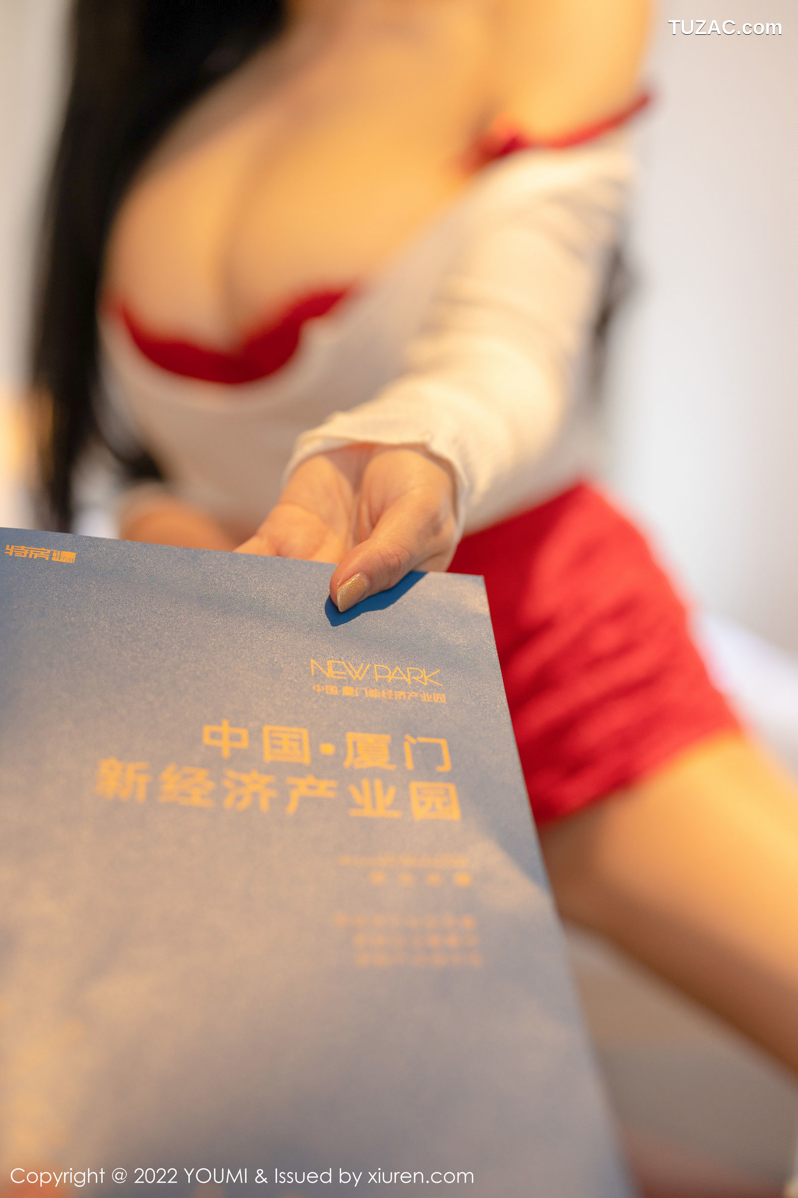 YouMi尤蜜荟-746-允爾-白色低胸服饰红色内衣-2022.01.27