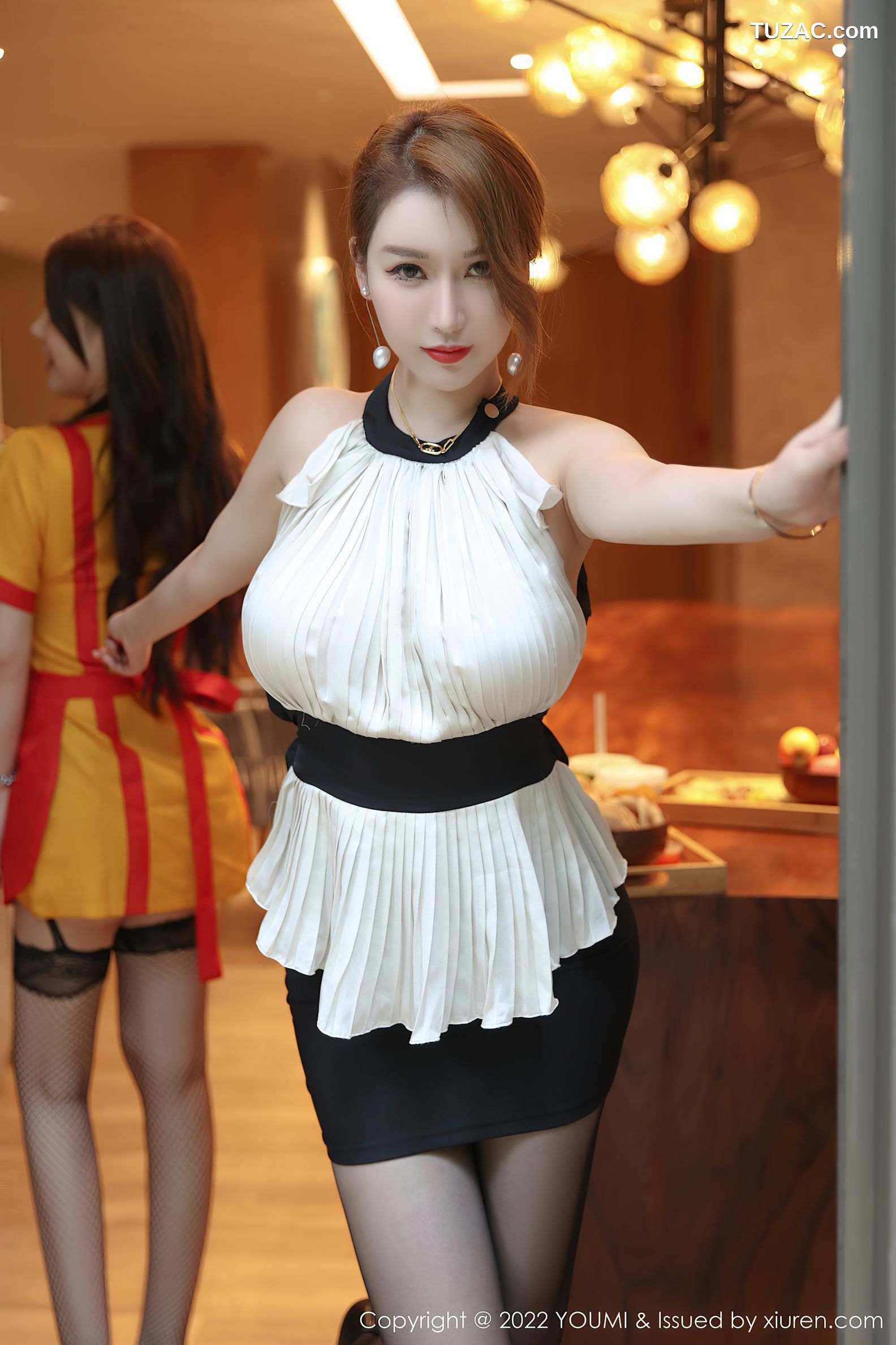 YouMi尤蜜荟-818-尤妮丝-白衫黑短裙黑丝
