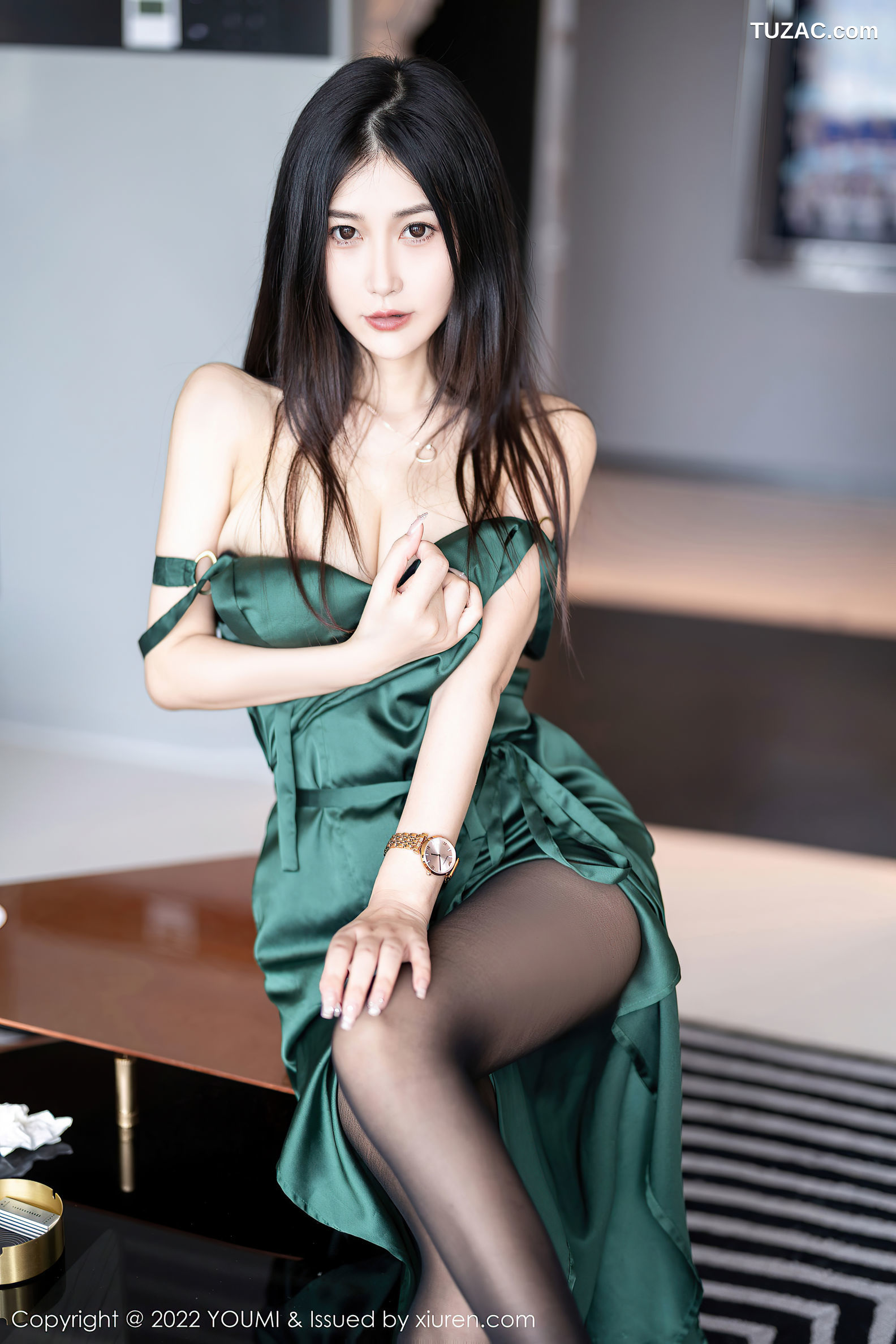 YouMi尤蜜荟-837-阿姣-绿长裙黑色内衣黑丝