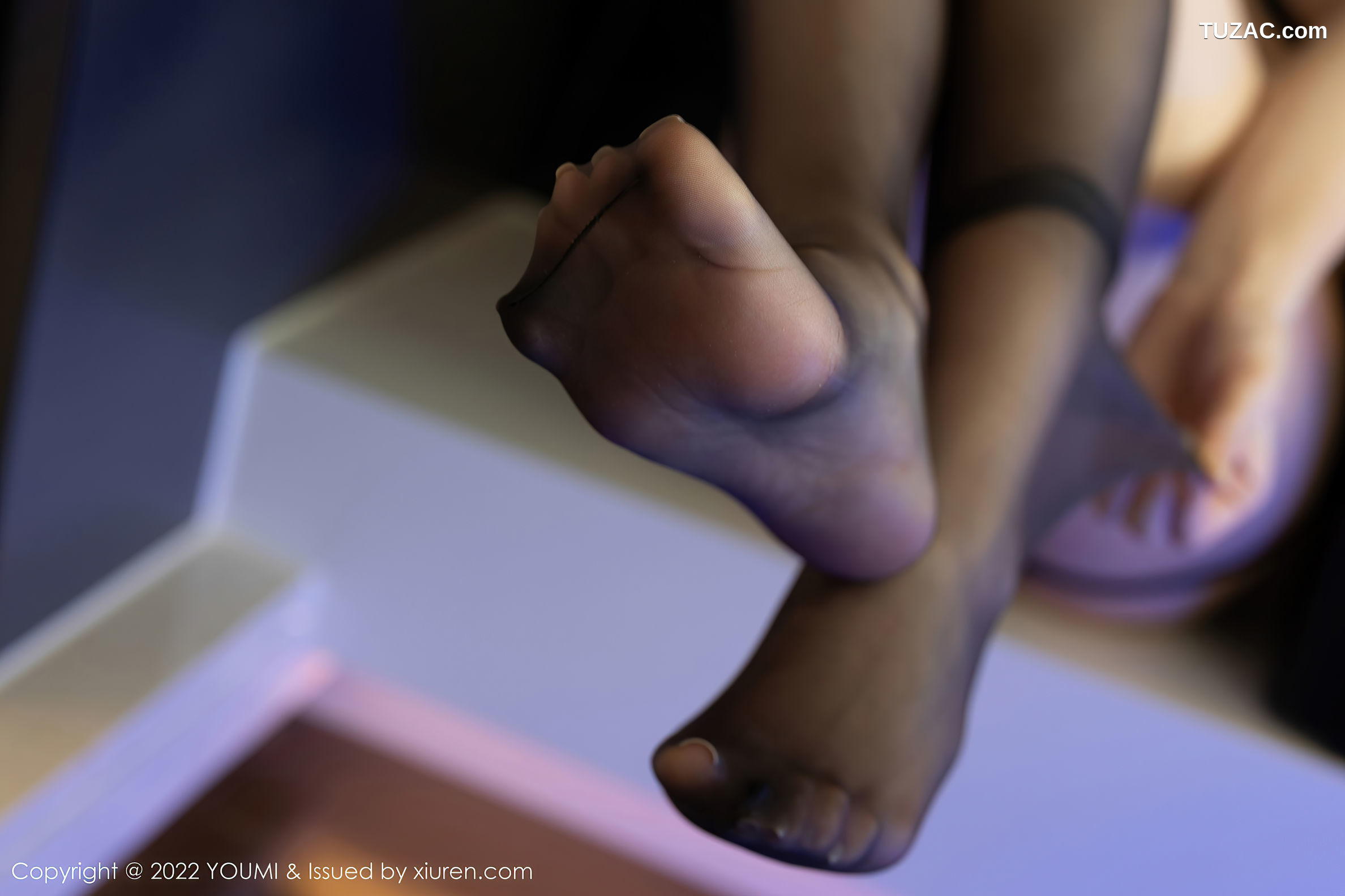 YouMi尤蜜荟-839-是小逗逗-白西装黑蕾丝内衣黑丝