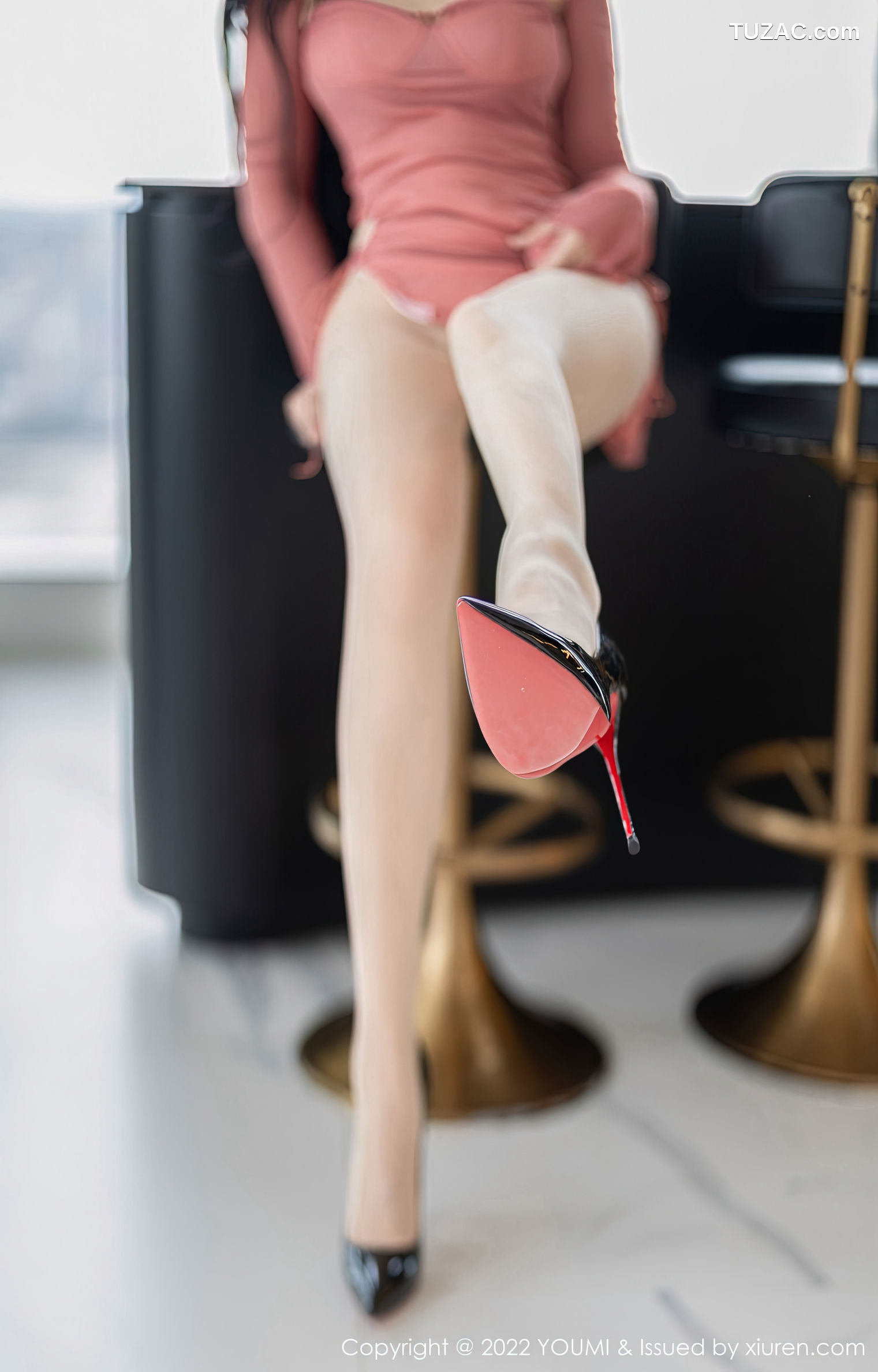 YouMi尤蜜荟-852-刘钰儿-浅色连衣裙黑色内衣肉丝-2022.10.13