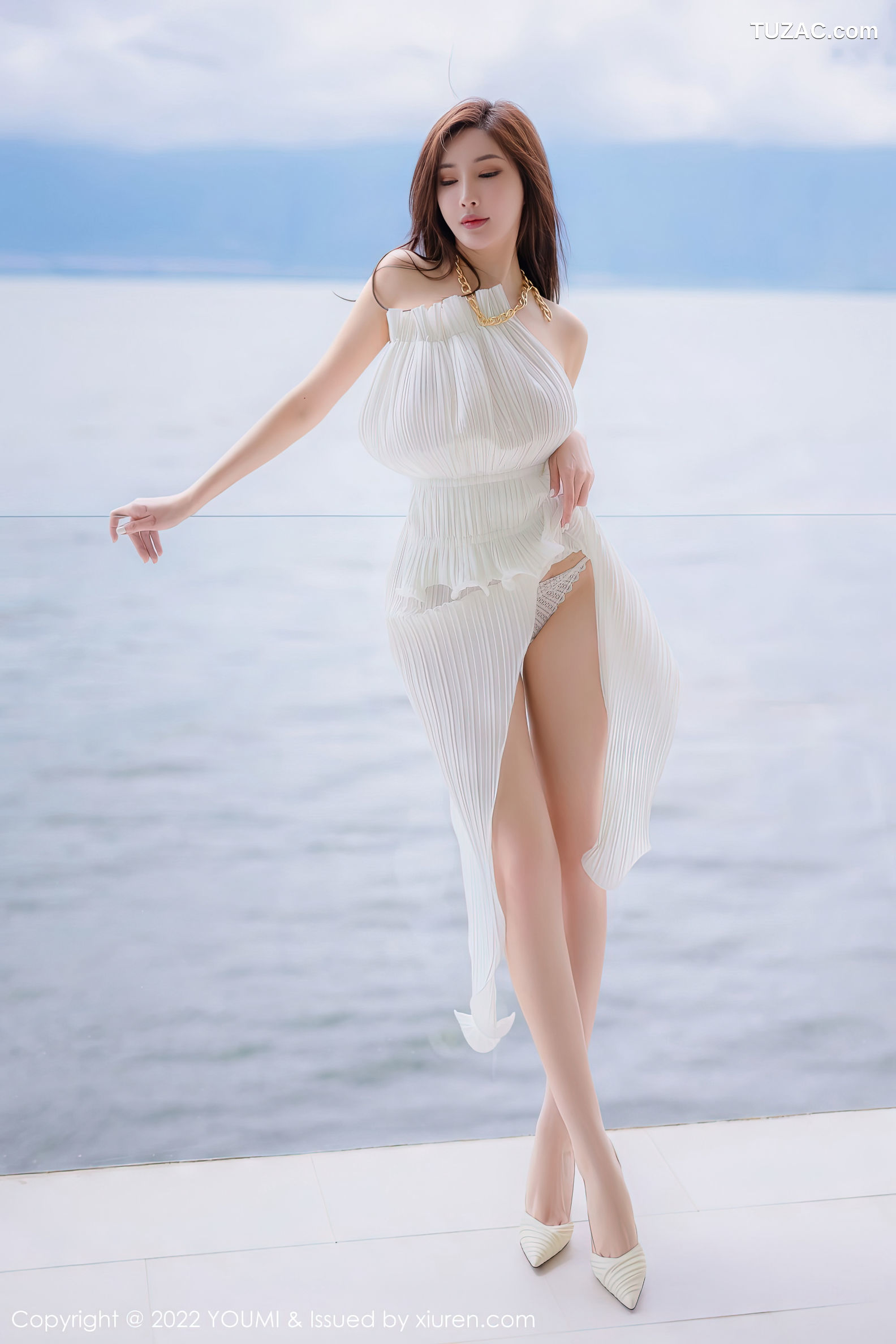 YouMi尤蜜荟-853-奶瓶土肥圆-大理旅拍白色肩连衣长裙-2022.10.14