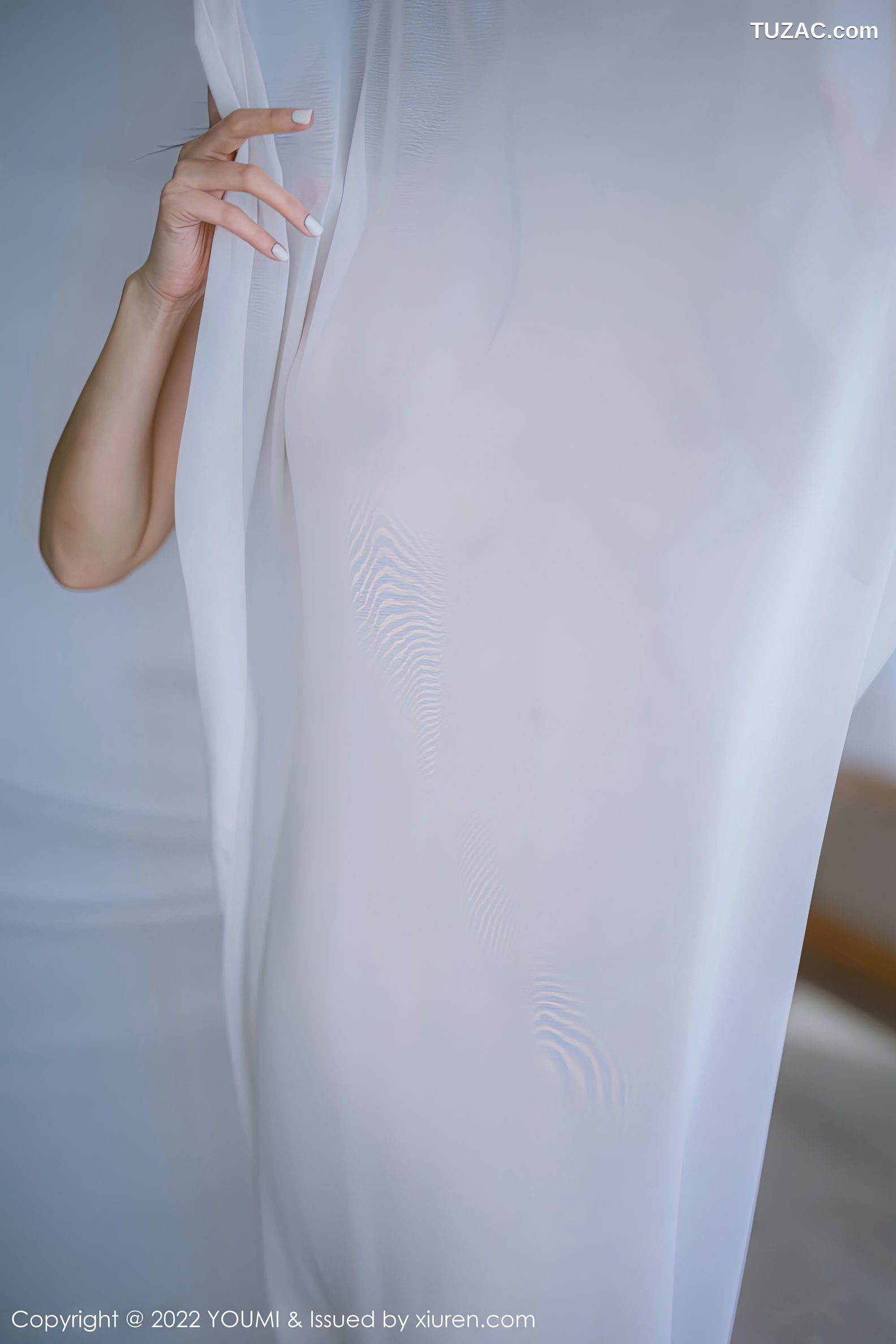YouMi尤蜜荟-853-奶瓶土肥圆-大理旅拍白色肩连衣长裙-2022.10.14