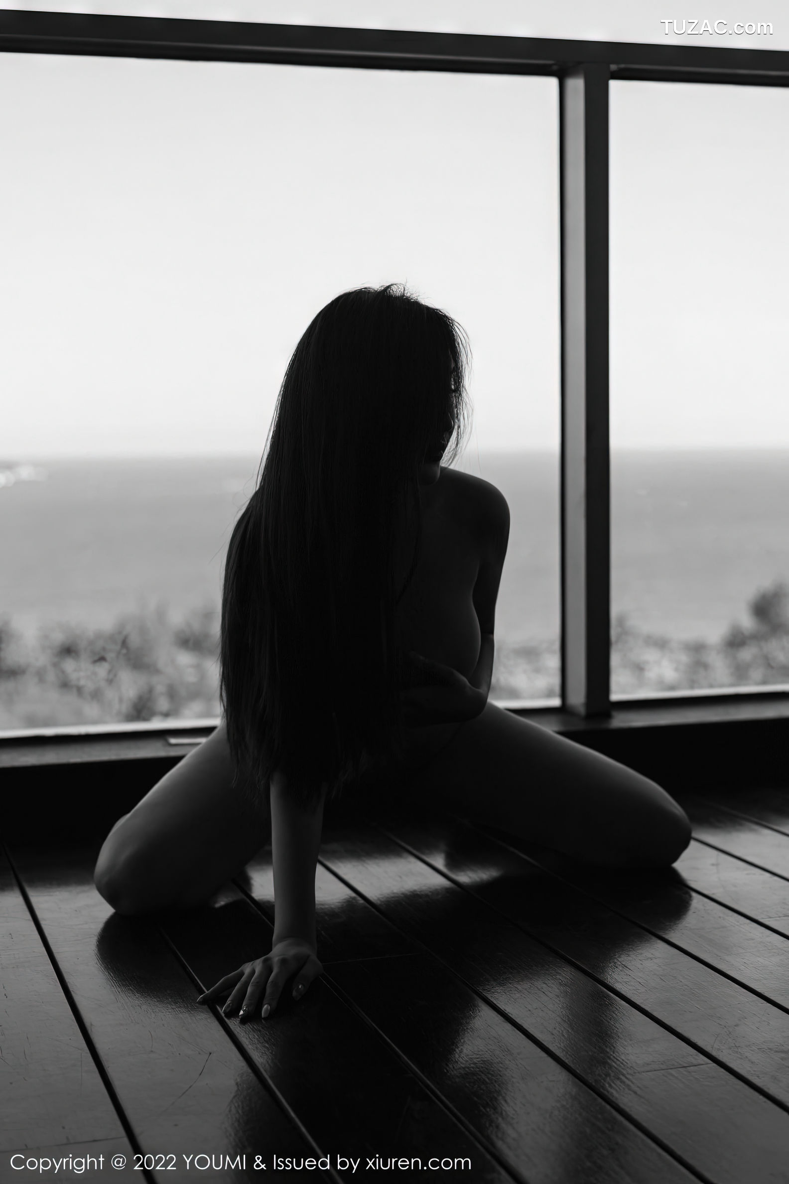YouMi尤蜜荟-882-周妍希-暗红褐露背裙人体