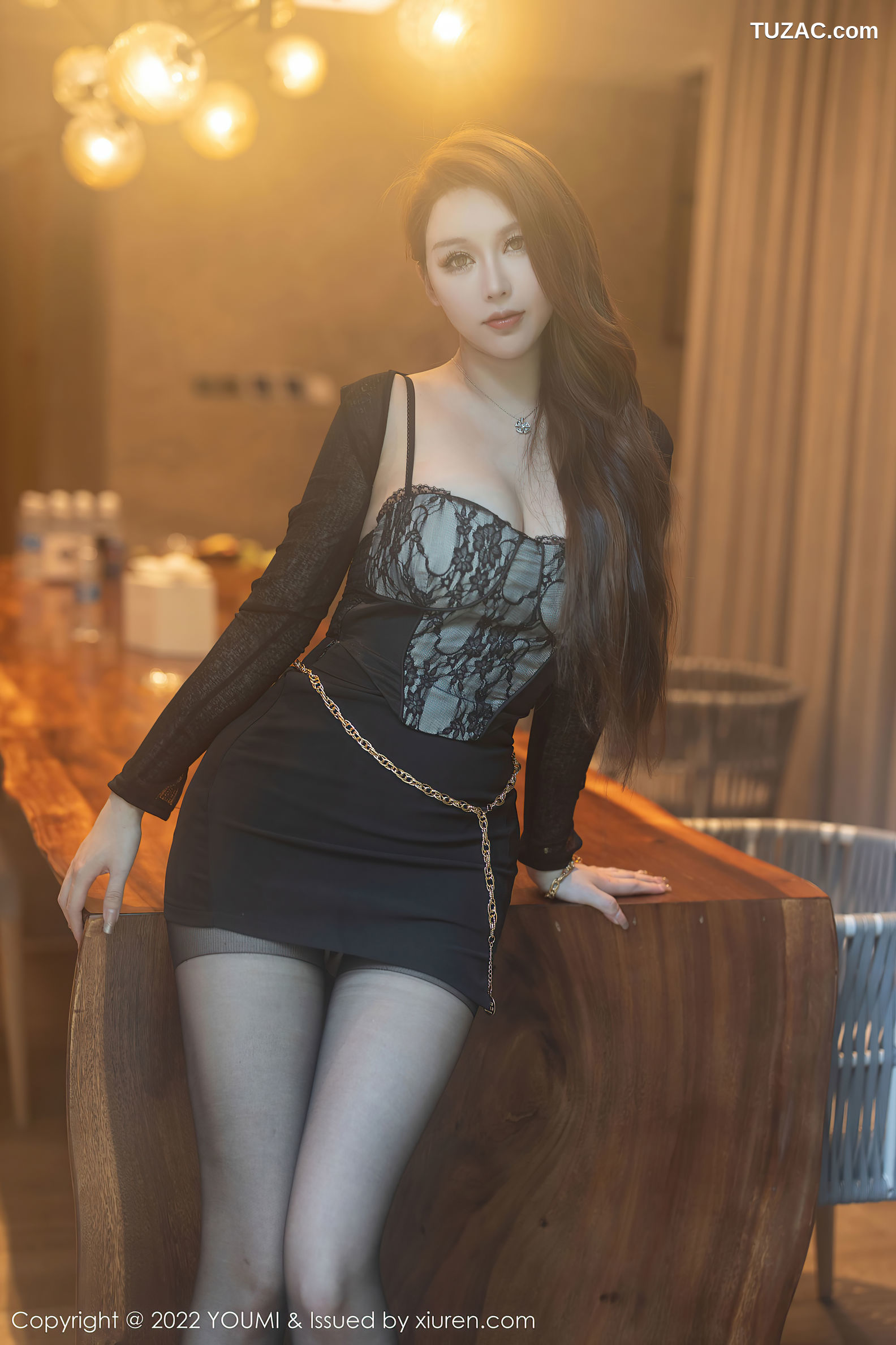 YouMi尤蜜荟-883-尤妮丝Egg-黑色蕾丝吊带上衣超薄黑丝-2022.12.27