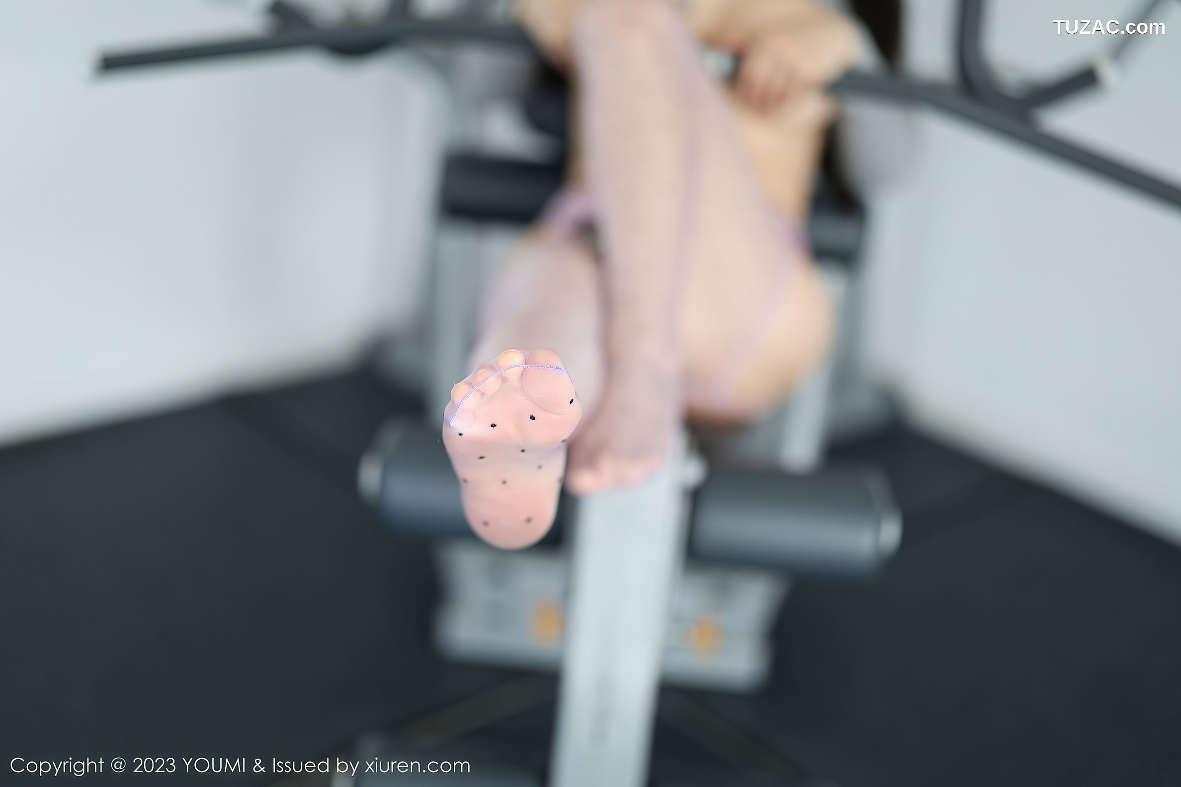 YouMi尤蜜荟-946-朱可儿Flora-牛仔裤粉色圆点丝袜-2023.06.02