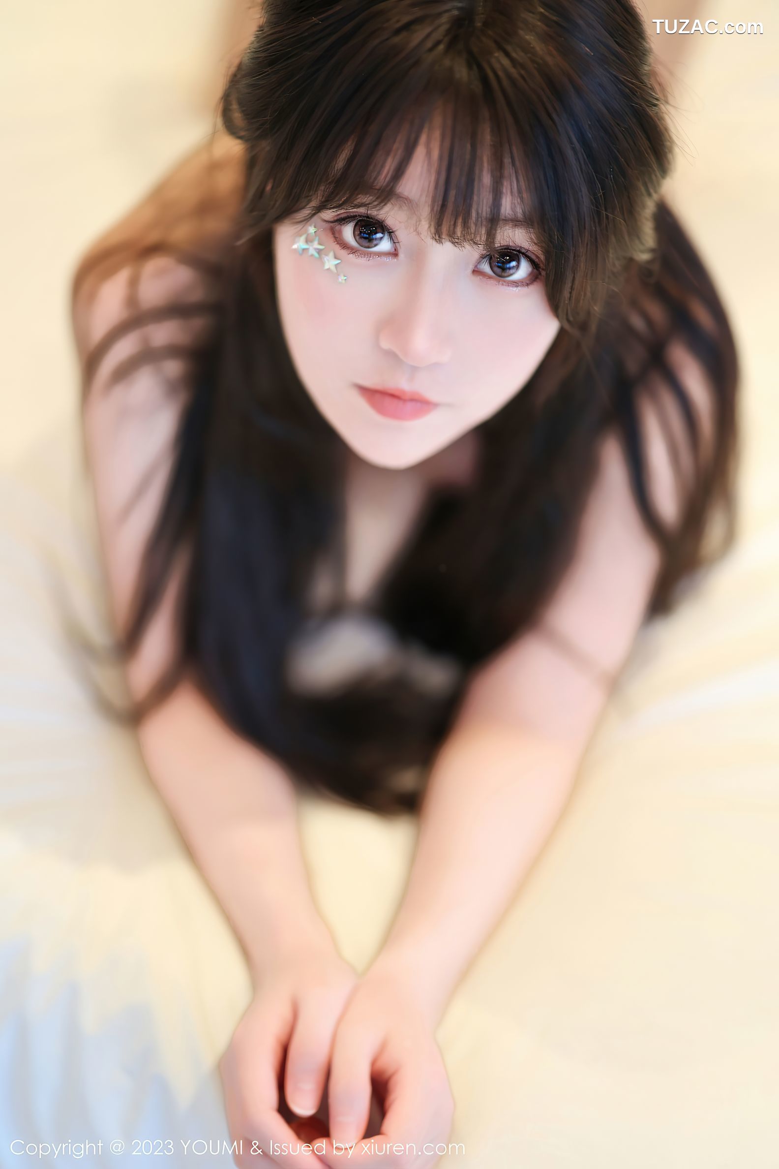 YouMi尤蜜荟-964-朱可儿Flora-黄灰短款服饰白丝袜-2023.07.14