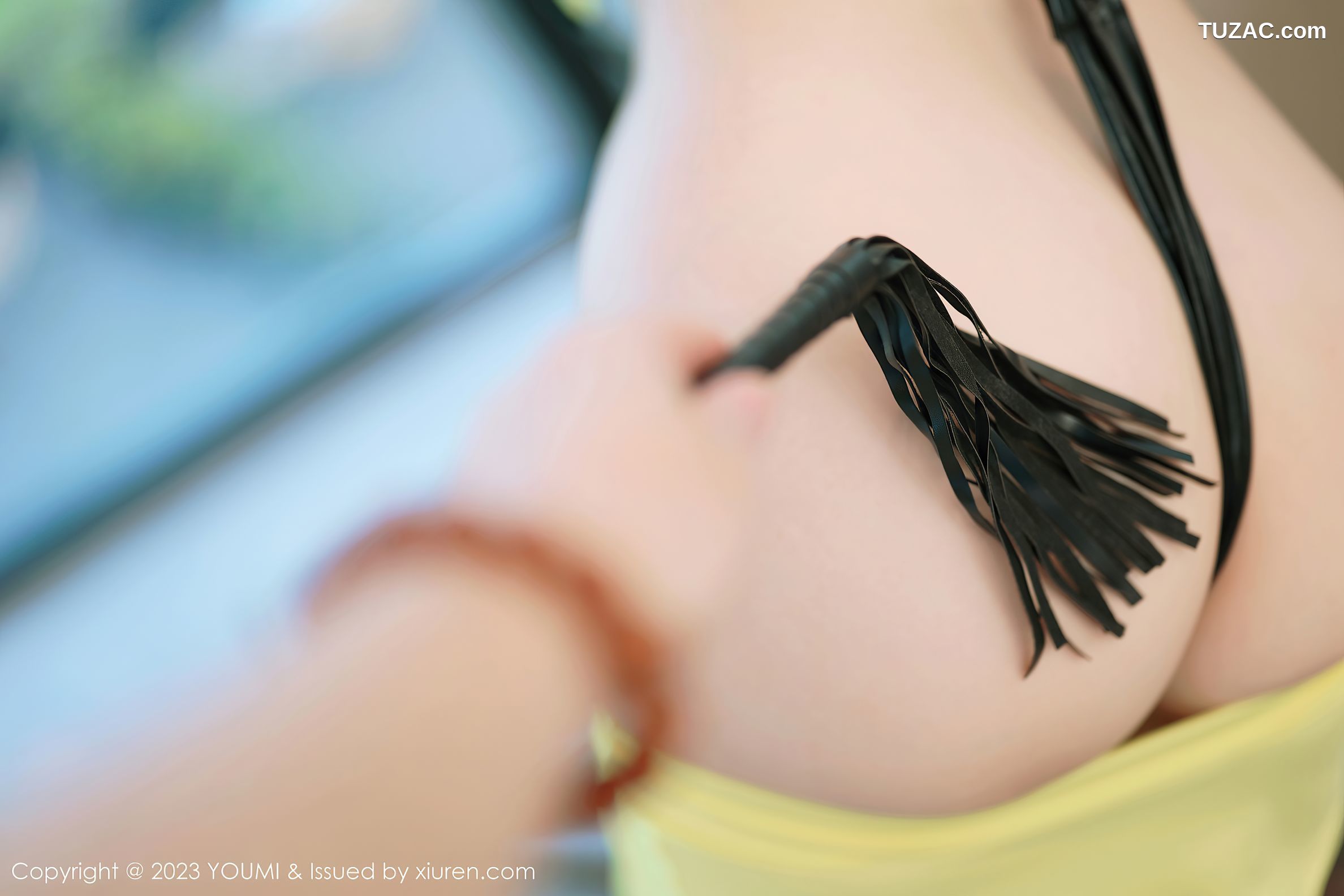 YouMi尤蜜荟-1004-王雨纯-济州岛旅拍-淡绿短裙黑丝爆乳美臀-2023.11.17