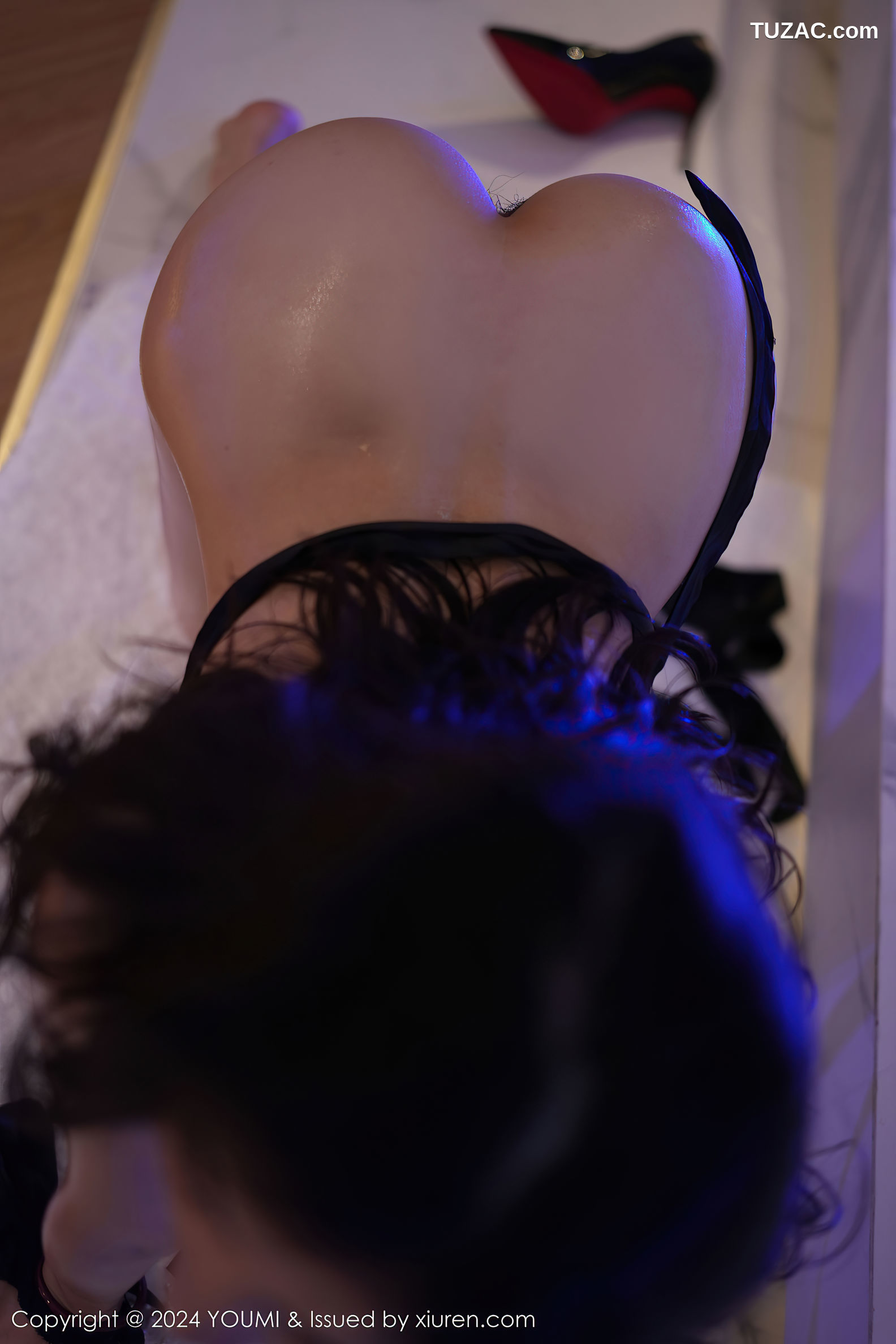 YouMi尤蜜荟-1064-鱼尾fish-黑色博士服黑色情趣内衣黑丝爆乳-2024.05.17