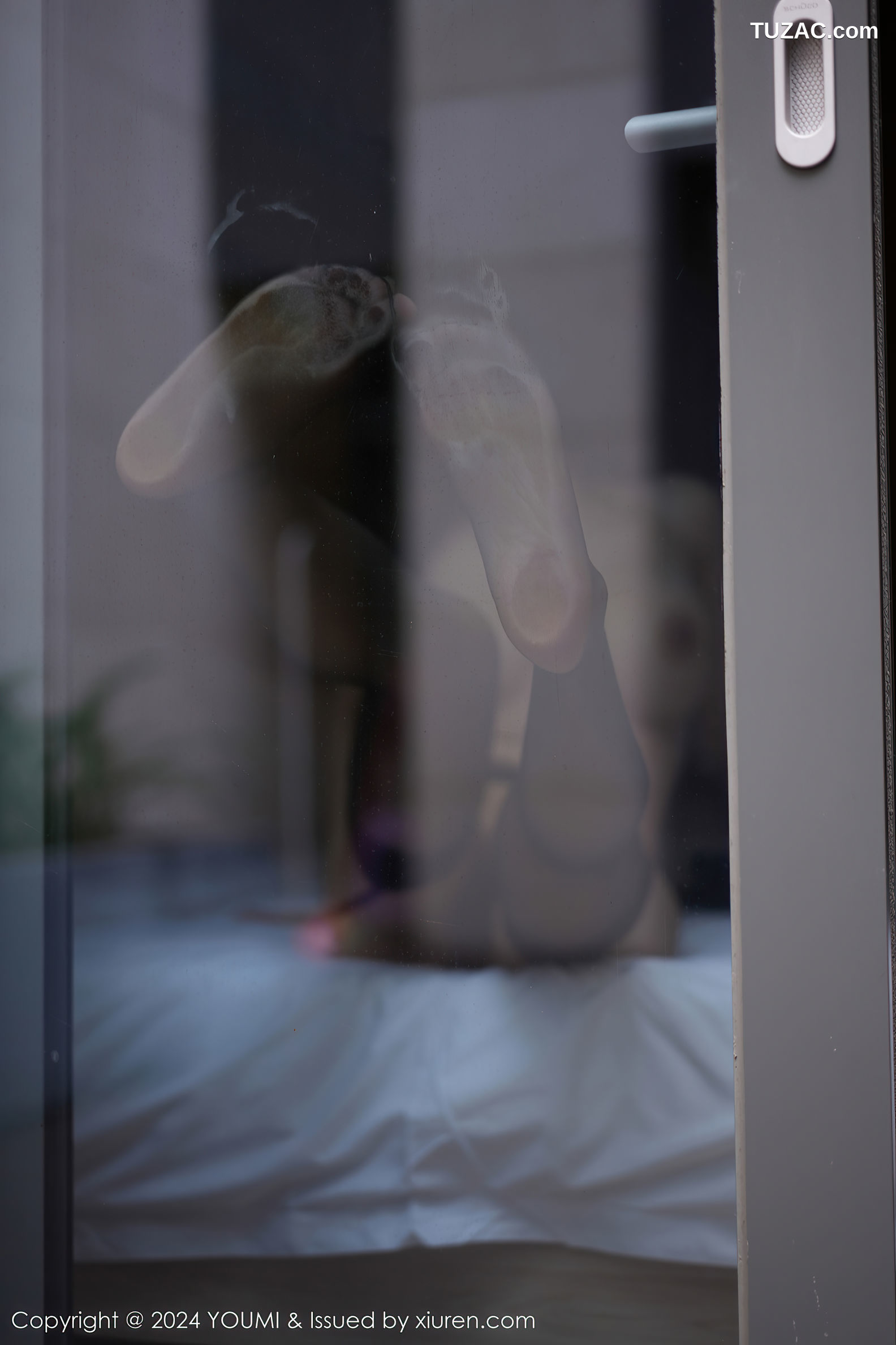 YouMi尤蜜荟-1082-心妍小公主-墨绿吊带连衣短裙-2024.07.10