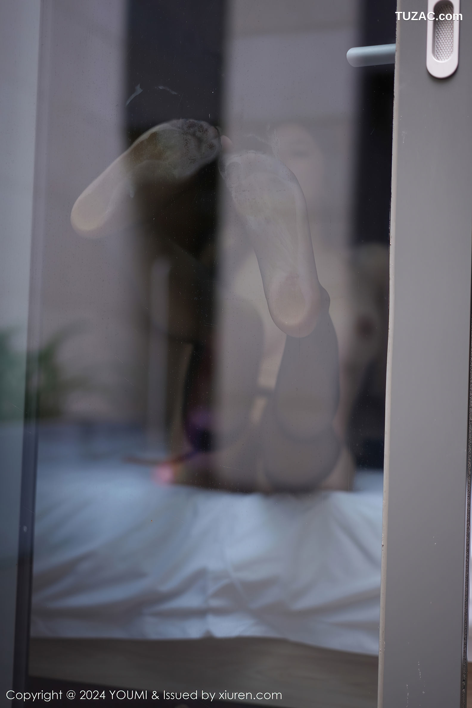 YouMi尤蜜荟-1082-心妍小公主-墨绿吊带连衣短裙-2024.07.10