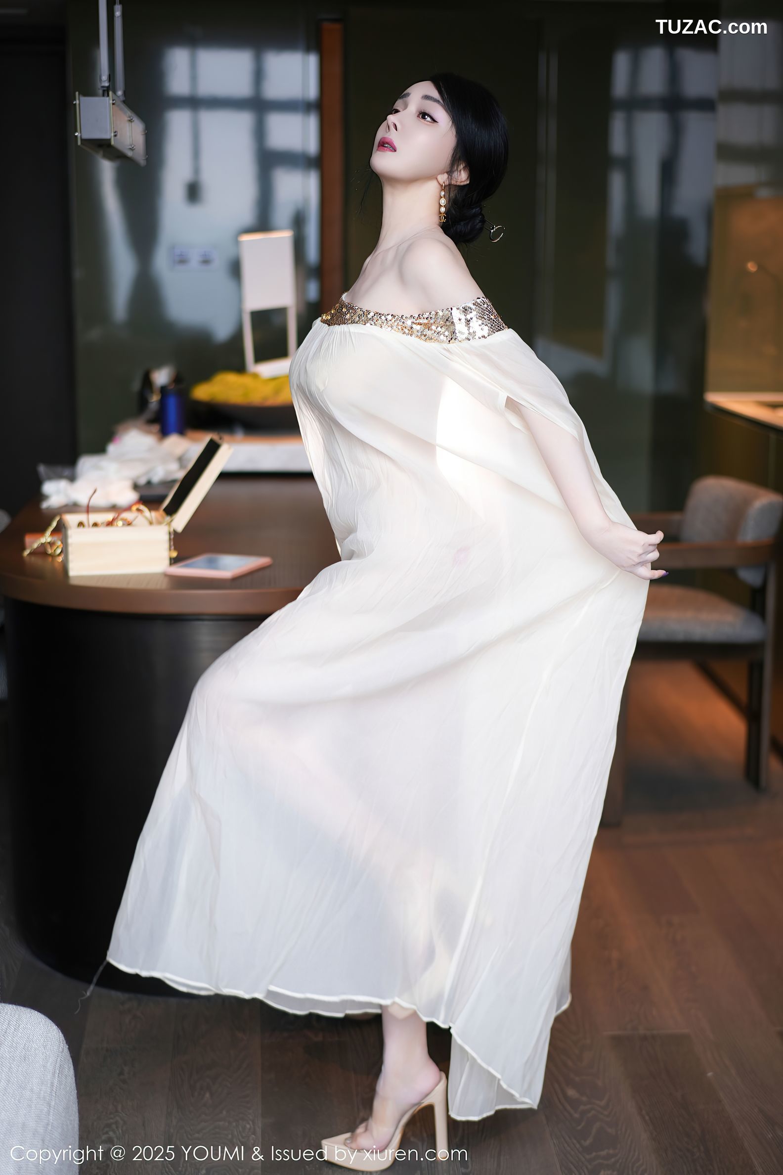YouMi尤蜜荟-1132-允爾-轻透白纱裙金色珠链内衣-2025.04.25