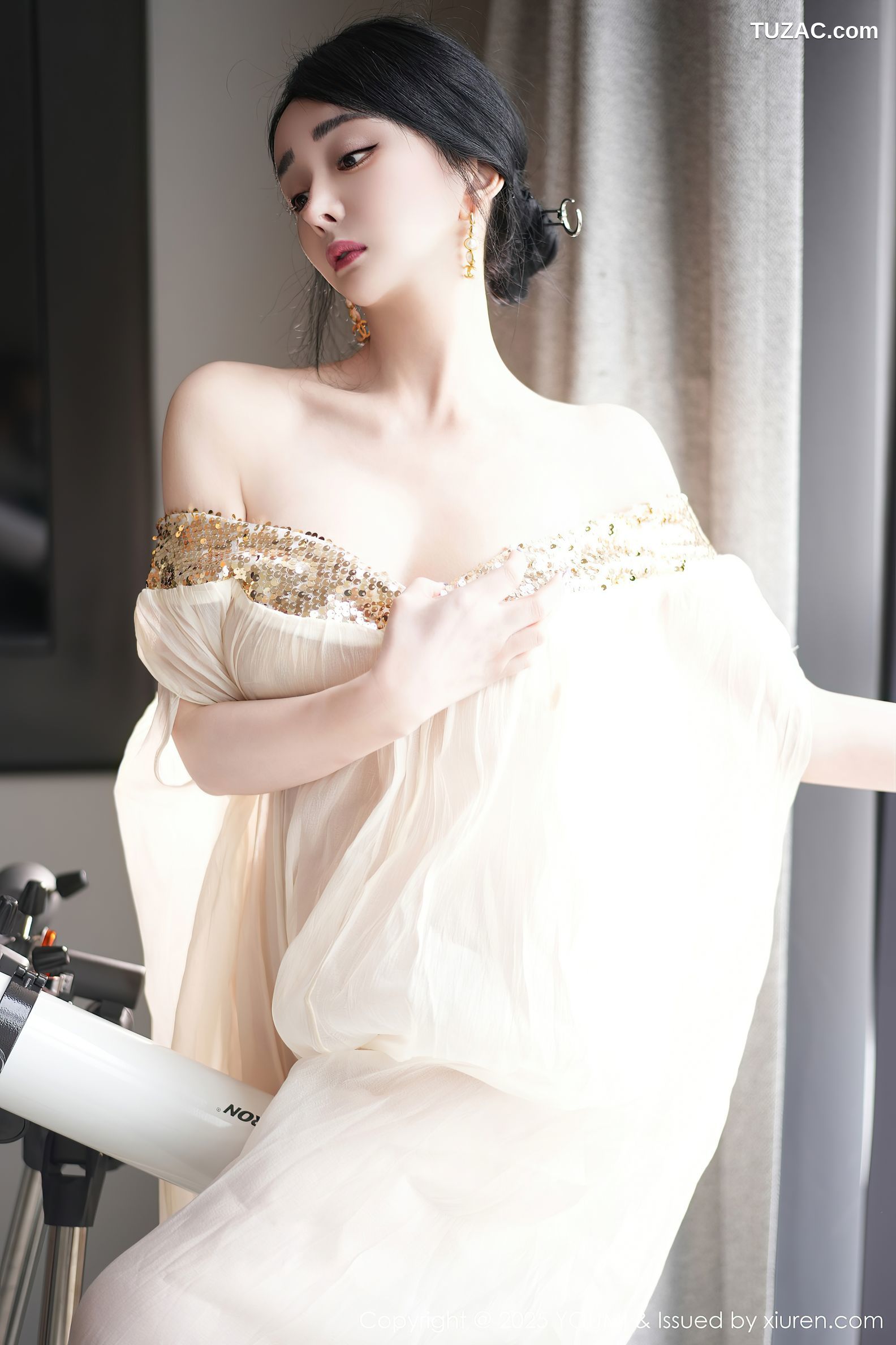 YouMi尤蜜荟-1132-允爾-轻透白纱裙金色珠链内衣-2025.04.25