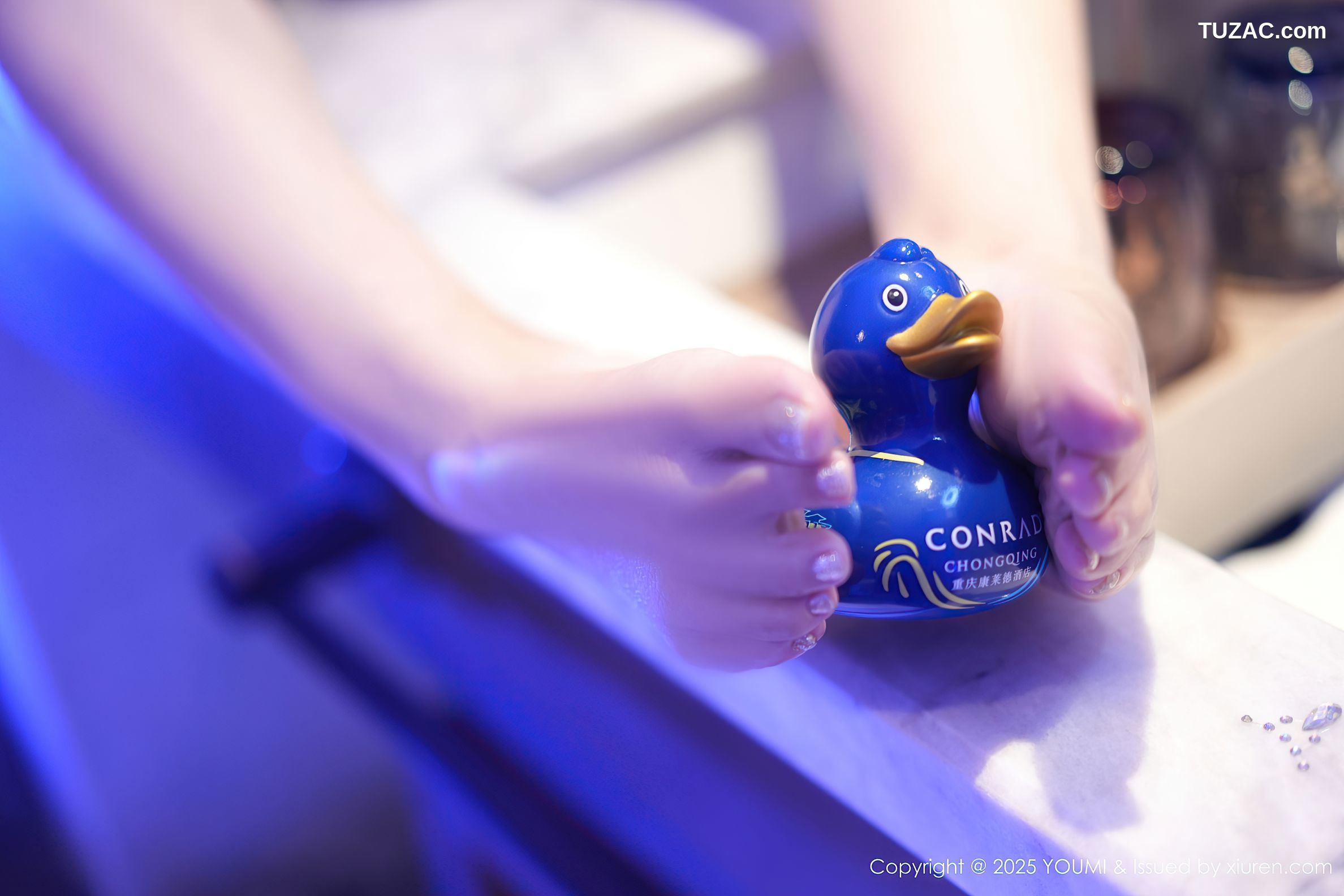 YouMi尤蜜荟-1137-允爾-黑色皮质连衣短裙黑丝爆乳-2025.05.16