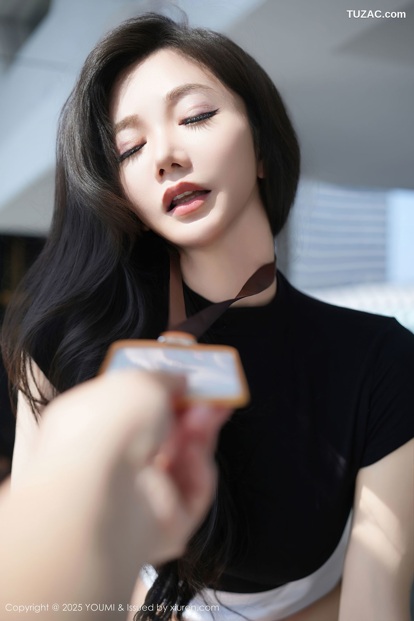 YouMi尤蜜荟-1144-心妍小公主-OL黑T白短裙肉丝-2025.06.25