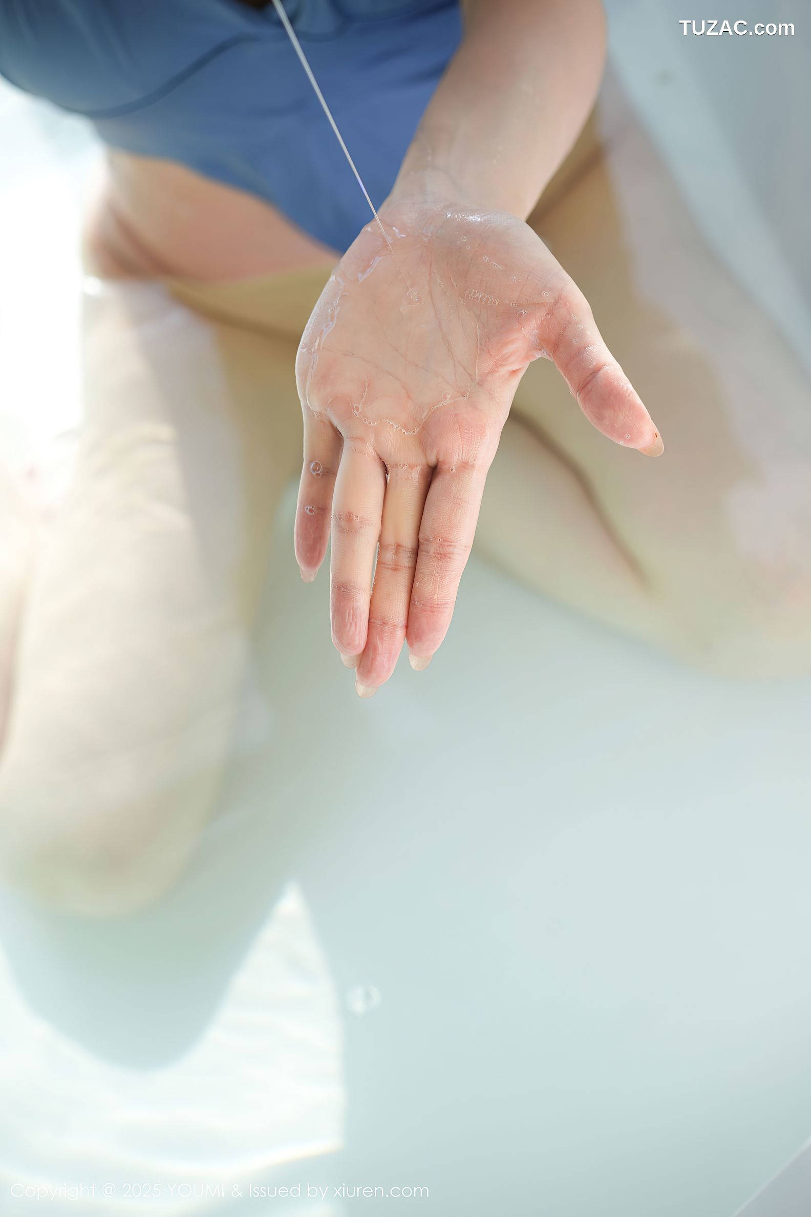 YouMi尤蜜荟-1157-心妍小公主-性感浅灰色泳衣-2025.08.13