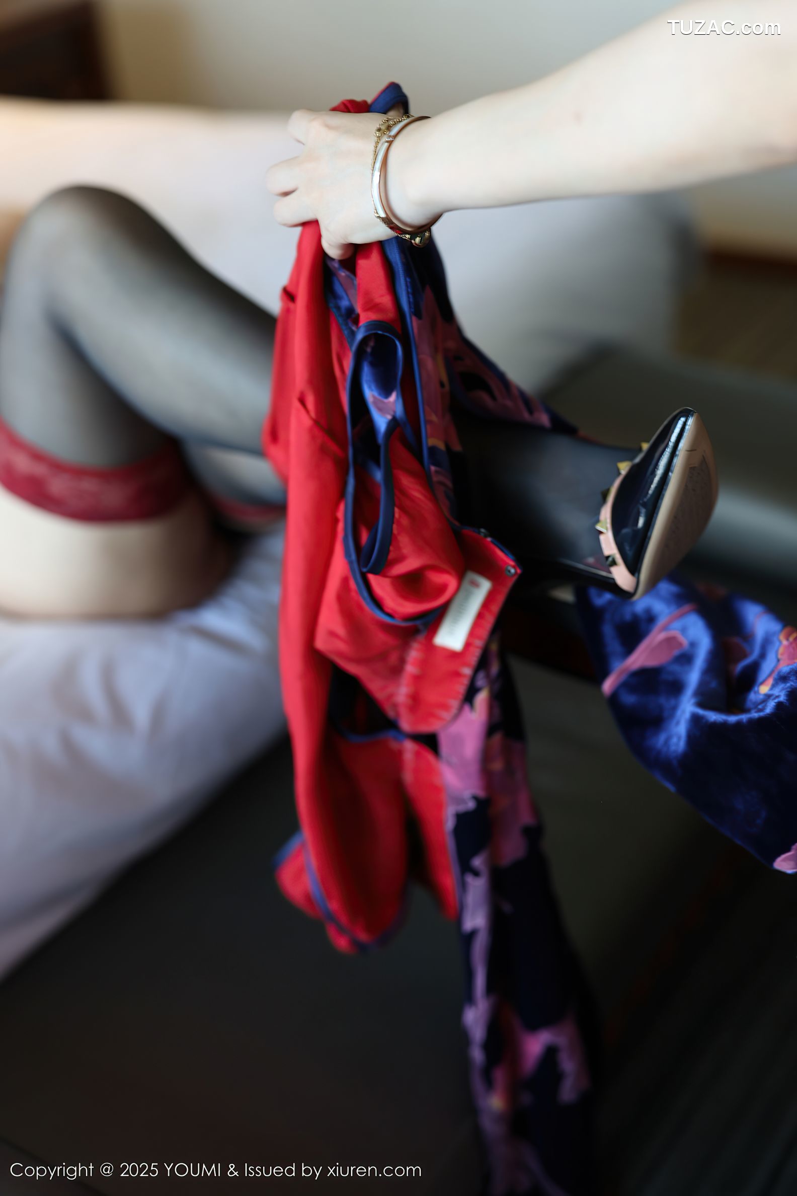 YouMi尤蜜荟-1158-桃桃·夭夭twins-深色粉印花旗袍黑蕾丝内衣-2025.08.14