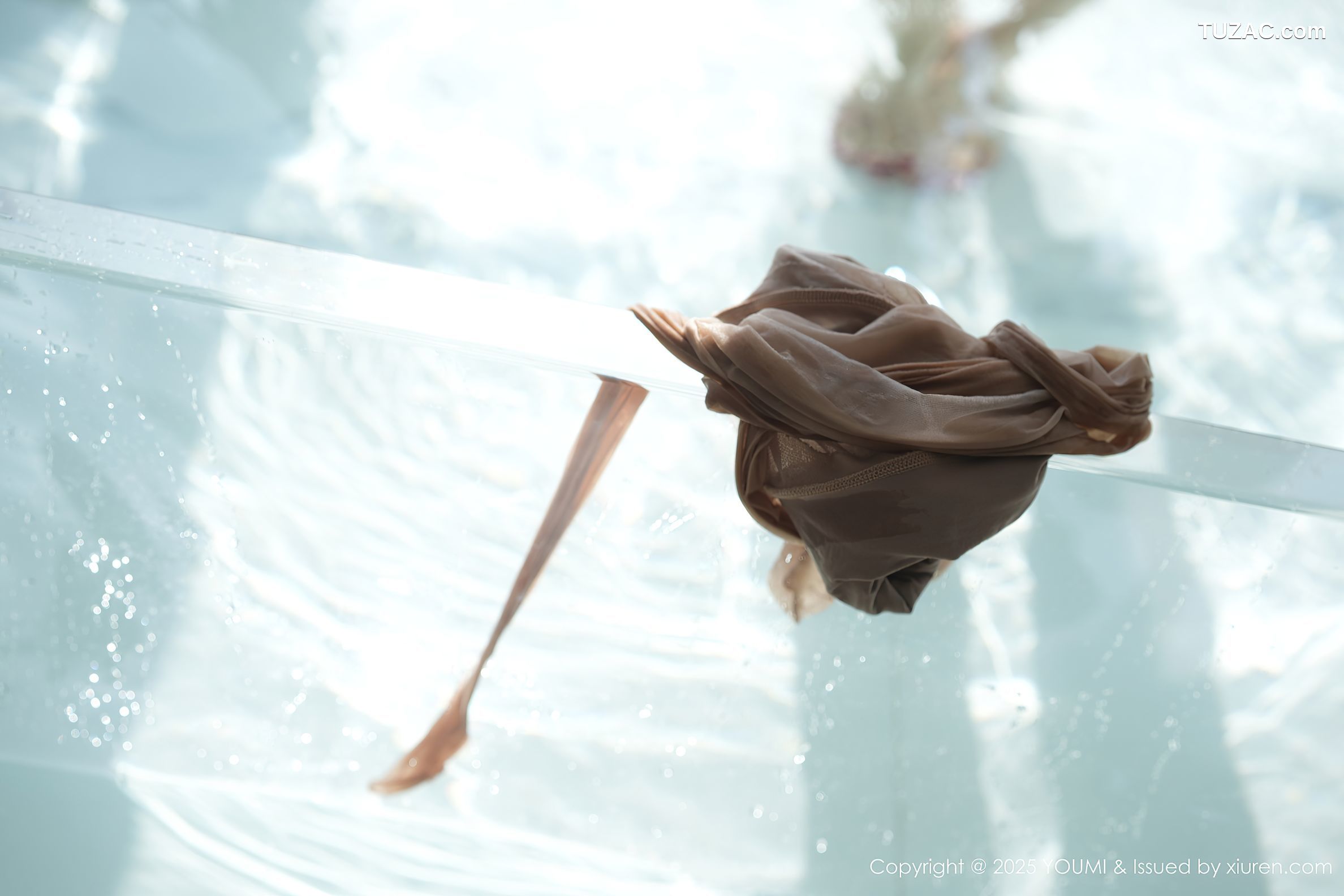 YouMi尤蜜荟-1160-心妍小公主-浅色抹胸连衣短裙爆乳-2025.08.20