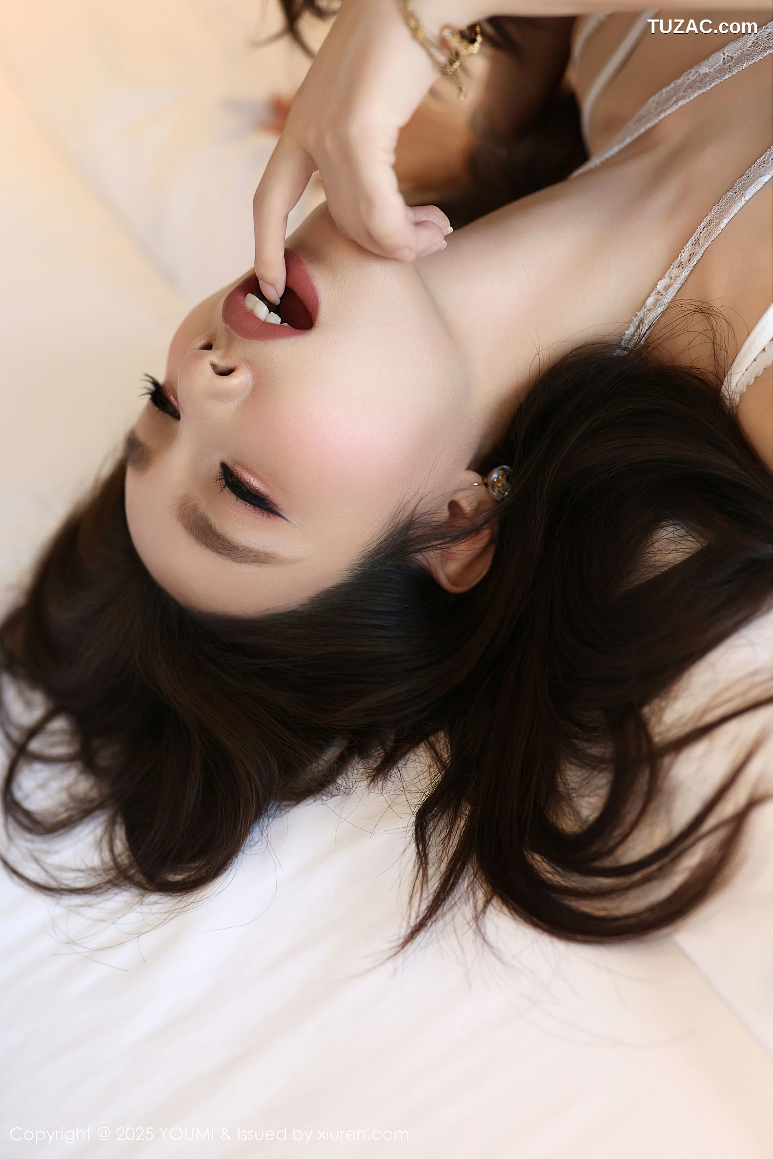 YouMi尤蜜荟-1161-桃桃·夭夭twins-性感粉色睡裙-白蕾丝睡裙-姐妹花-2025.08.22