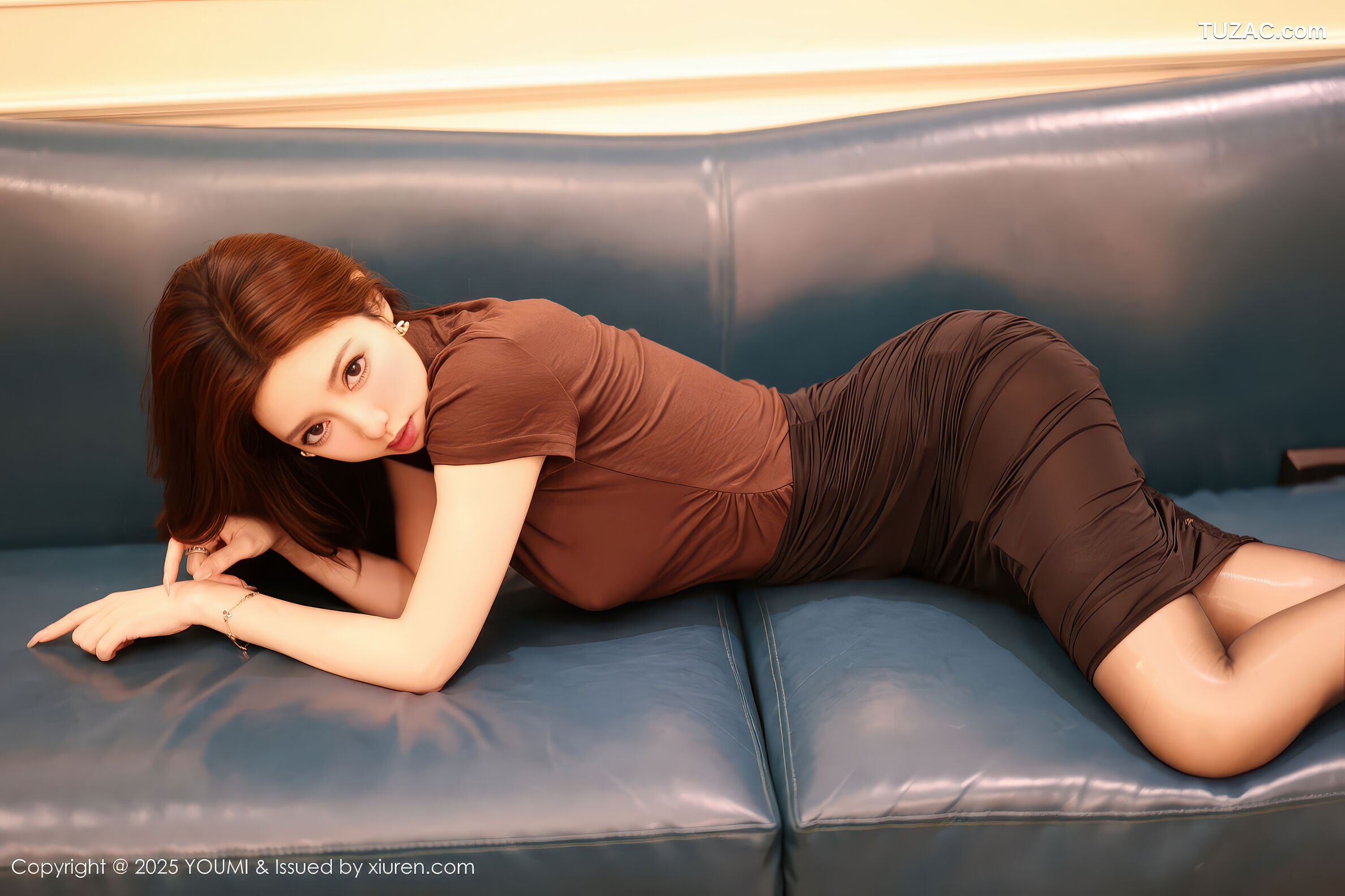 YouMi尤蜜荟-1186-Twins-桃桃-OL黑色外套短裙褐色T恤黑丝-2025.12.05