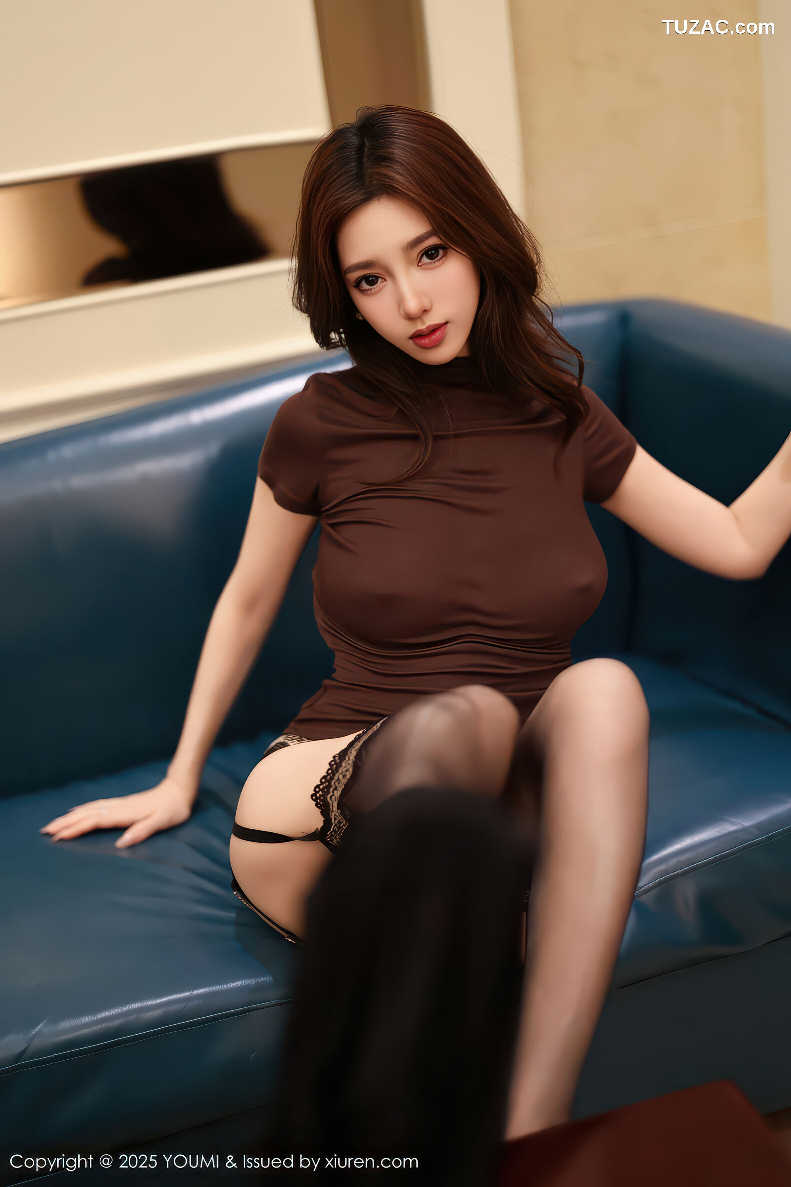 YouMi尤蜜荟-1186-Twins-桃桃-OL黑色外套短裙褐色T恤黑丝-2025.12.05