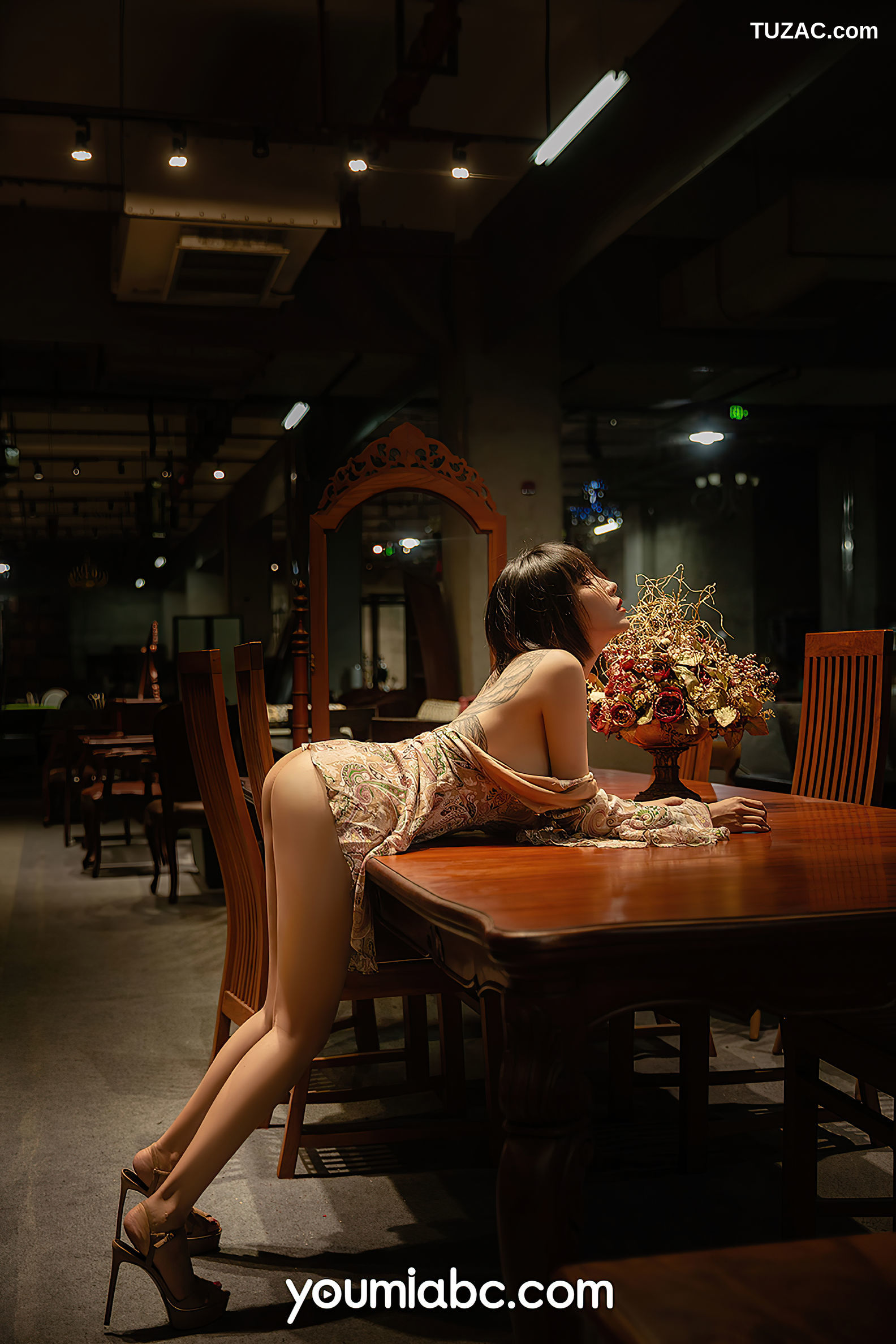 YouMi尤蜜-2020.11.10-安妮斯朵拉-《塔罗占卜师》