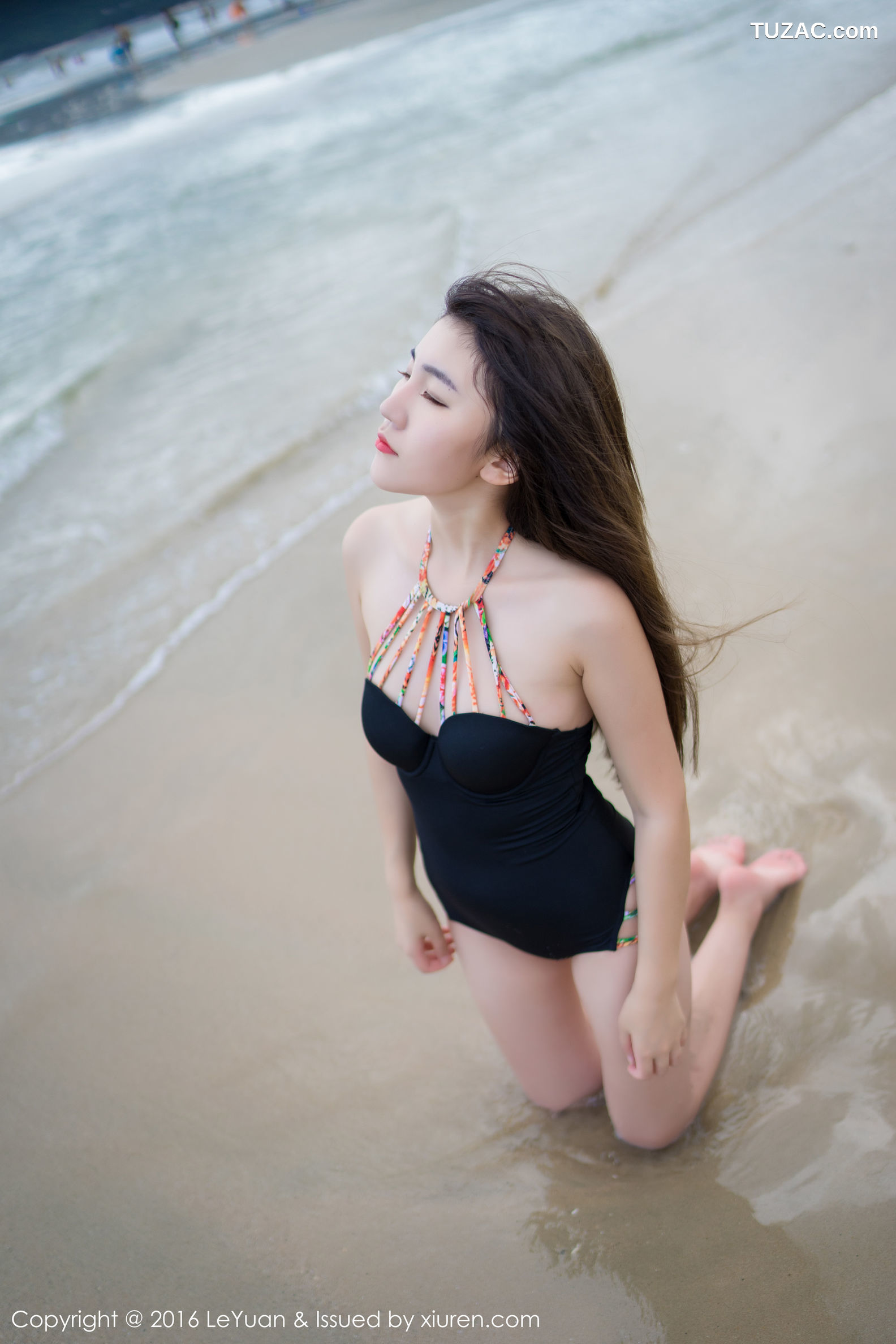 LeYuan星乐园-011-冷不丁-《海边外拍》