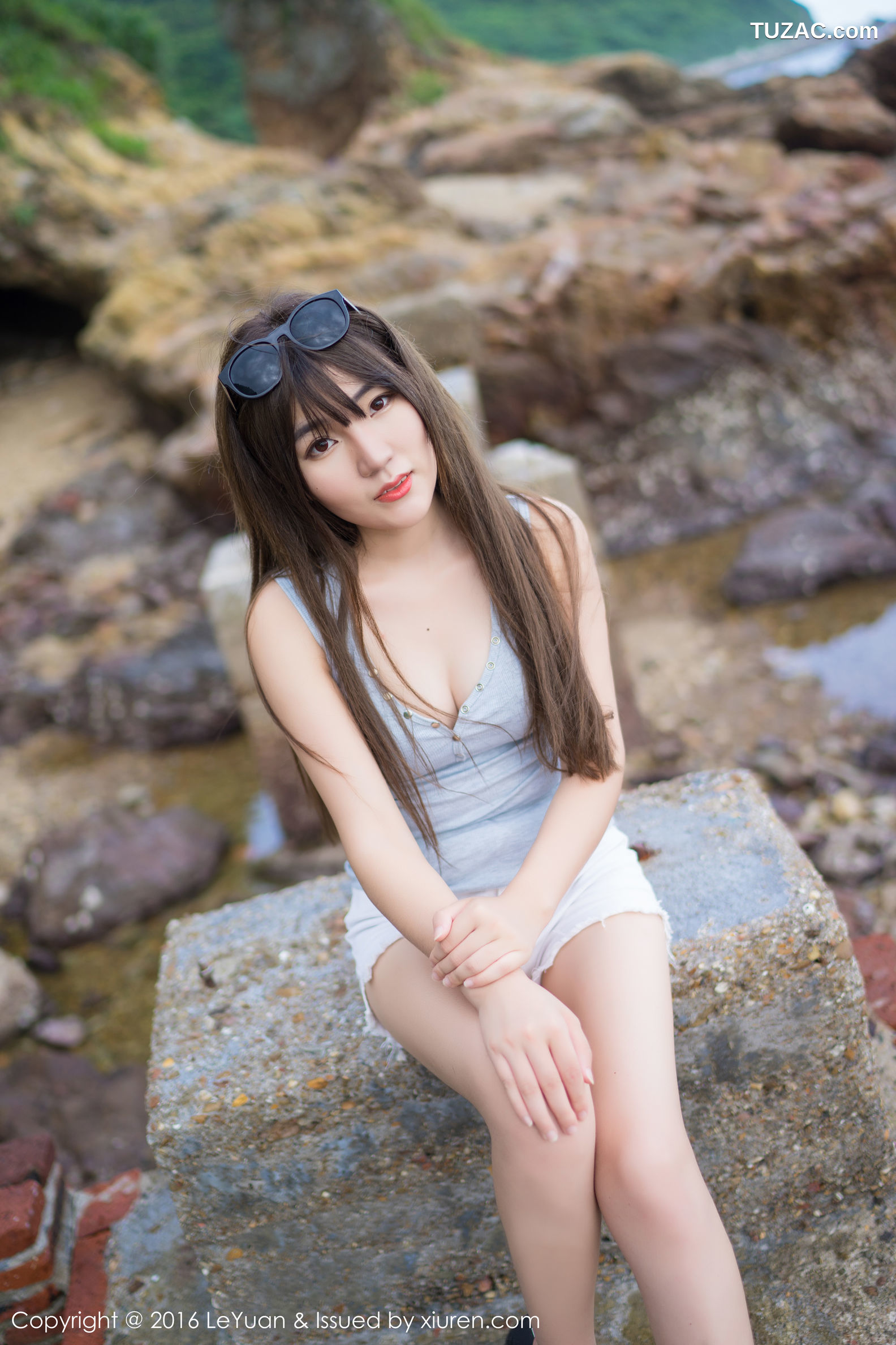 LeYuan星乐园-011-冷不丁-《海边外拍》