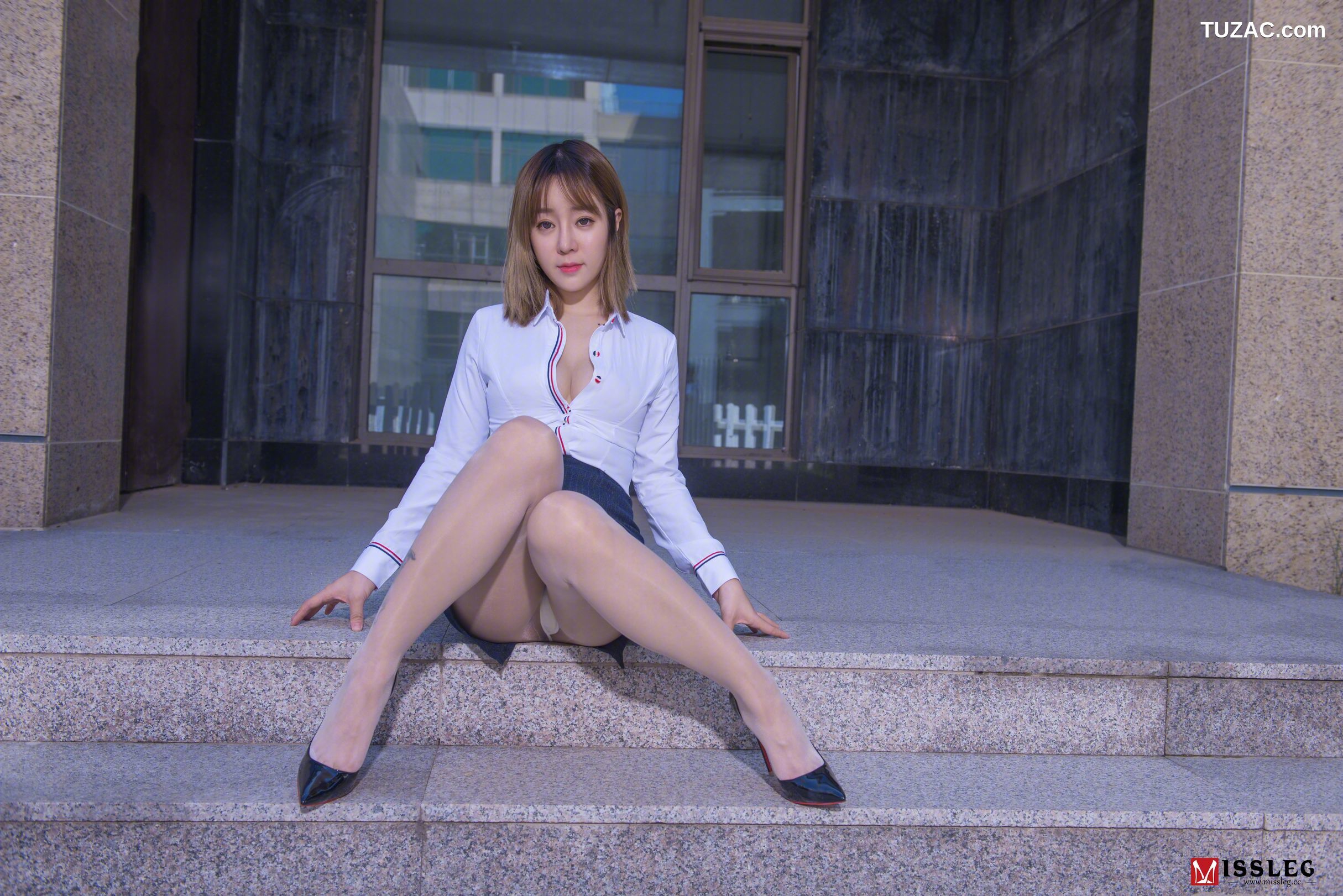 MissLeg蜜丝-V003-王语纯-《撕裂的OL》-外拍系列-钻石版