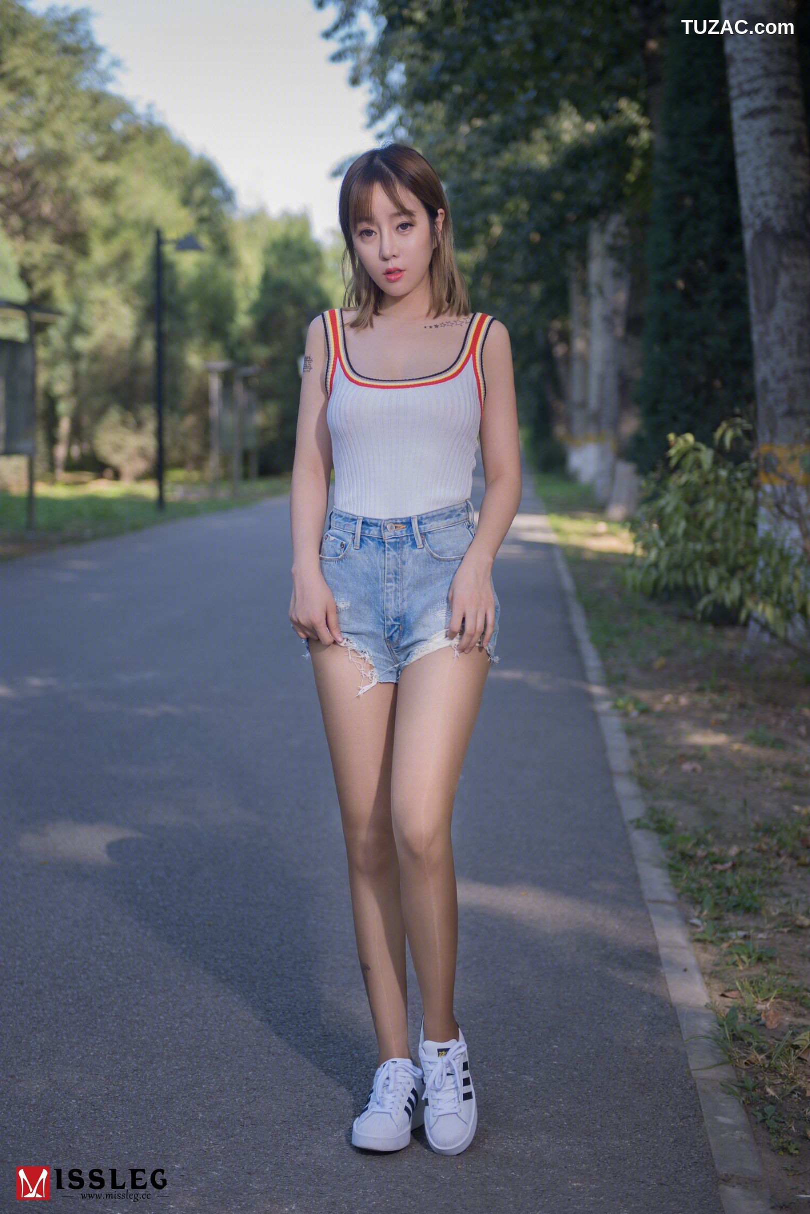 MissLeg蜜丝-V009-王语纯-《游园变》-外拍系列-钻石版