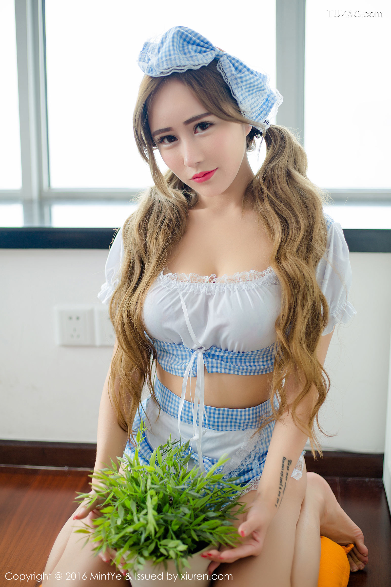 薄荷叶-001-何梦兮Stacy《蕾丝内衣-厨娘装》-MintYe