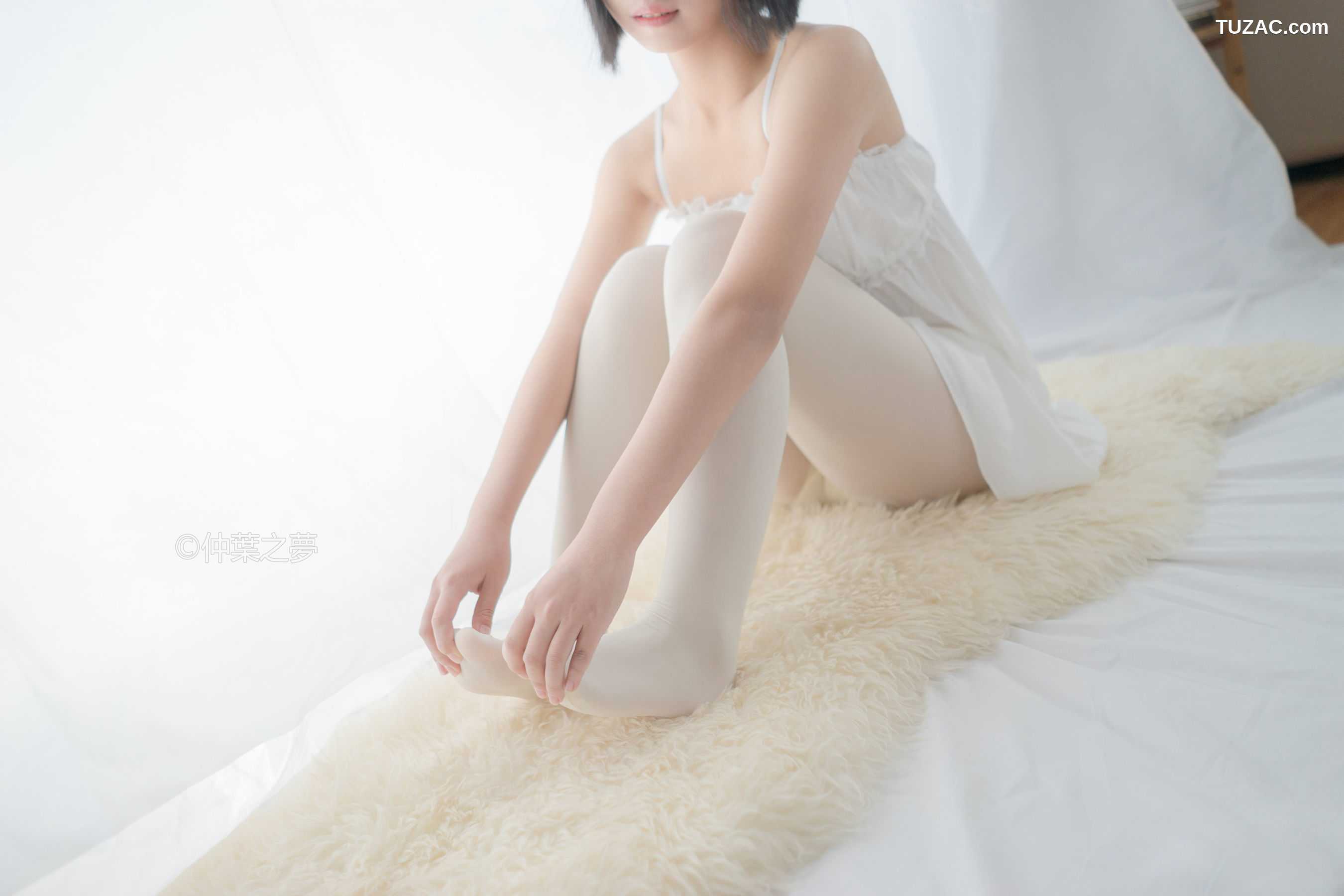 轻兰映画-Grand.001-《清纯白吊带裙》