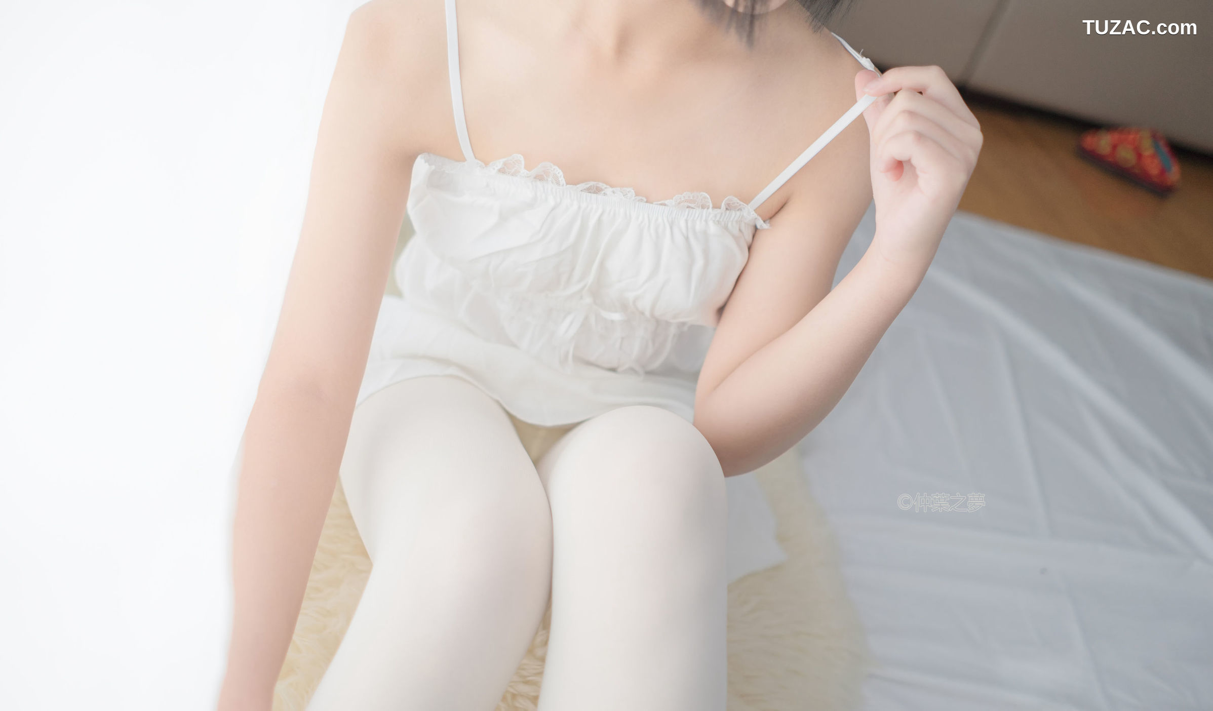 轻兰映画-Grand.001-《清纯白吊带裙》