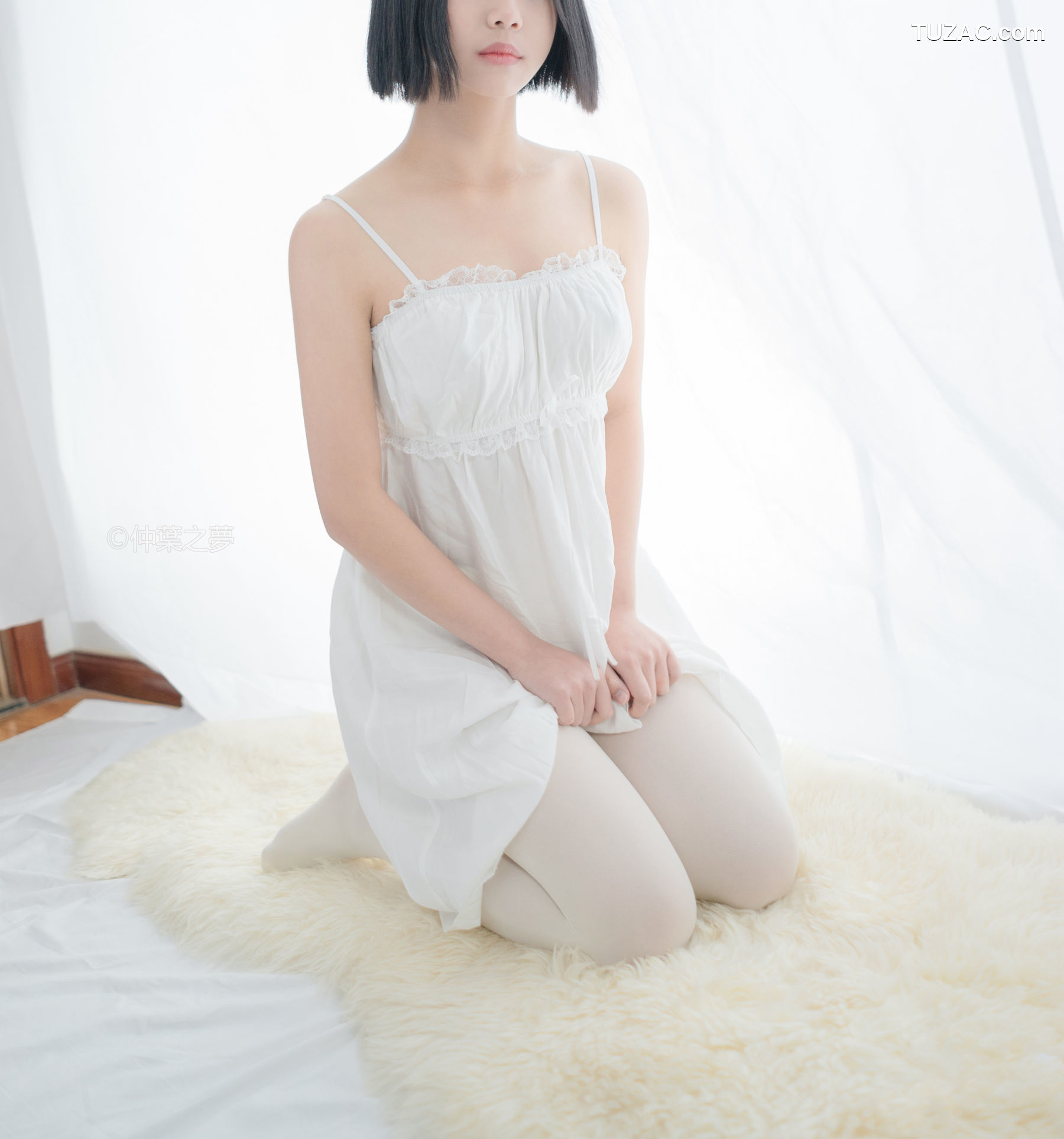 轻兰映画-Grand.001-《清纯白吊带裙》
