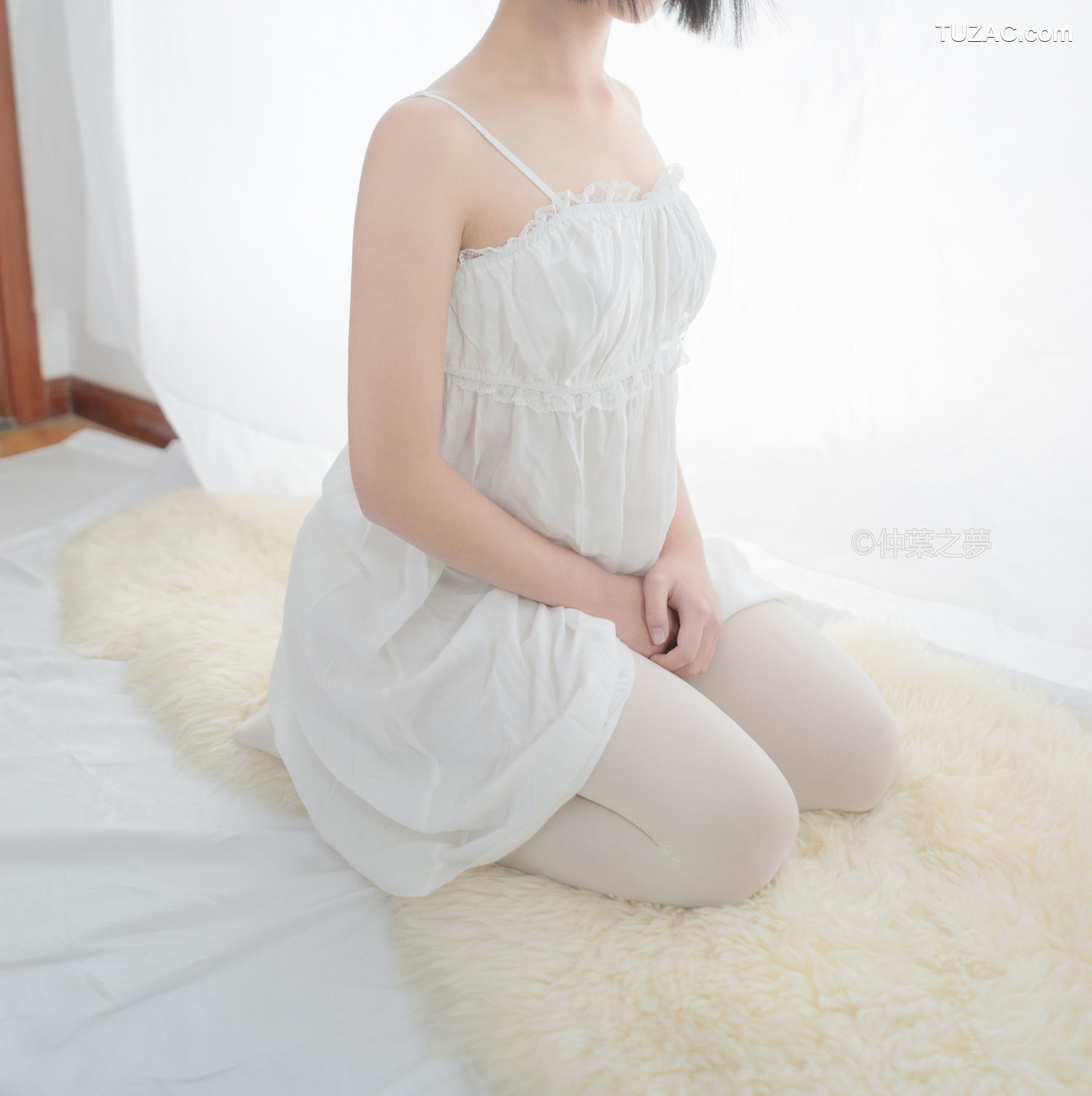 轻兰映画-Grand.001-《清纯白吊带裙》