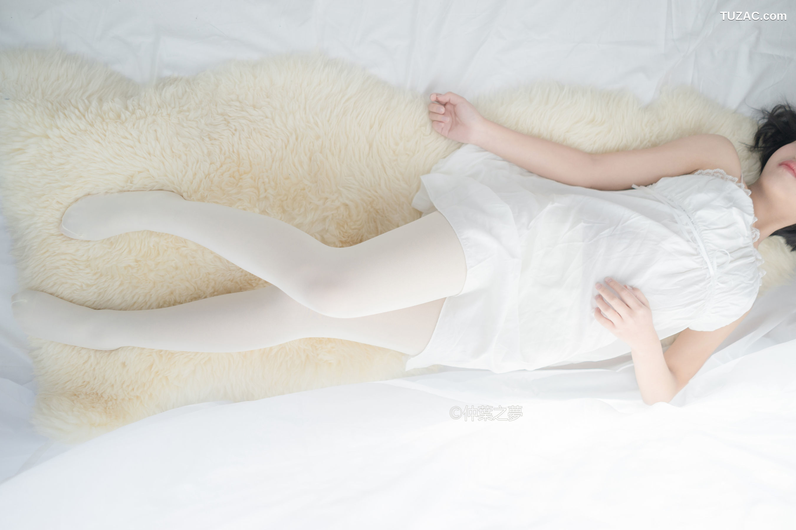 轻兰映画-Grand.001-《清纯白吊带裙》