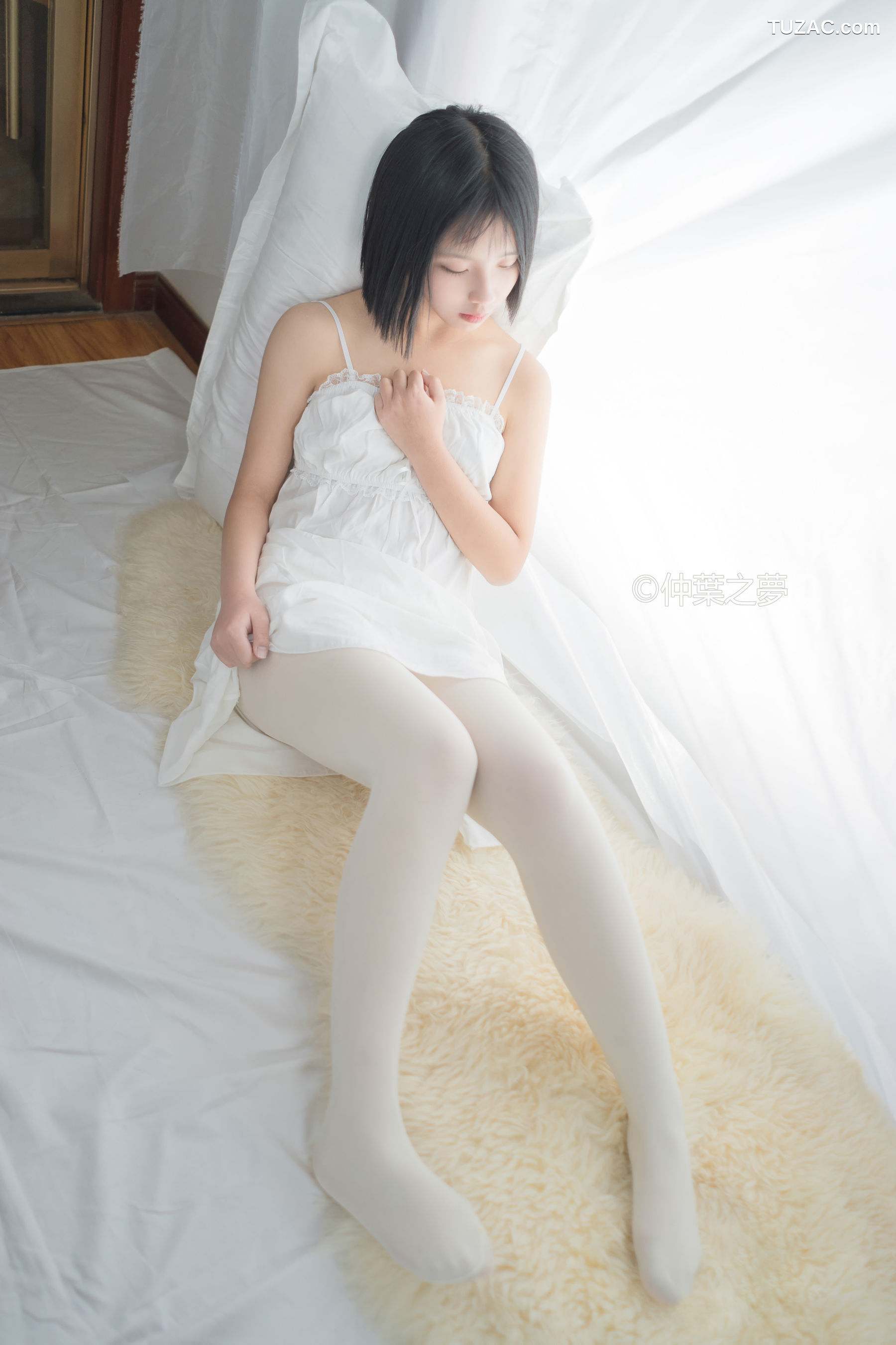 轻兰映画-Grand.001-《清纯白吊带裙》