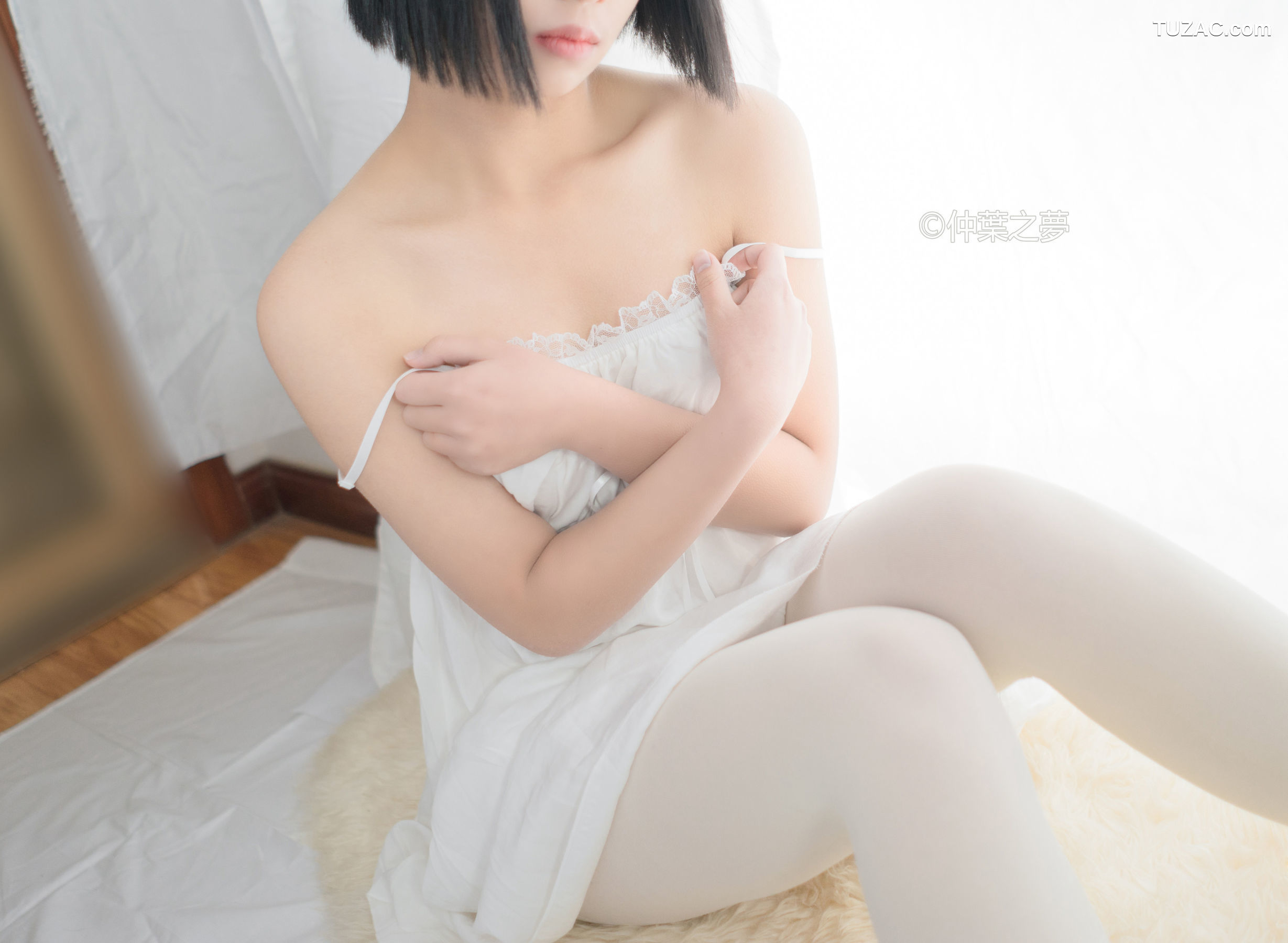 轻兰映画-Grand.001-《清纯白吊带裙》