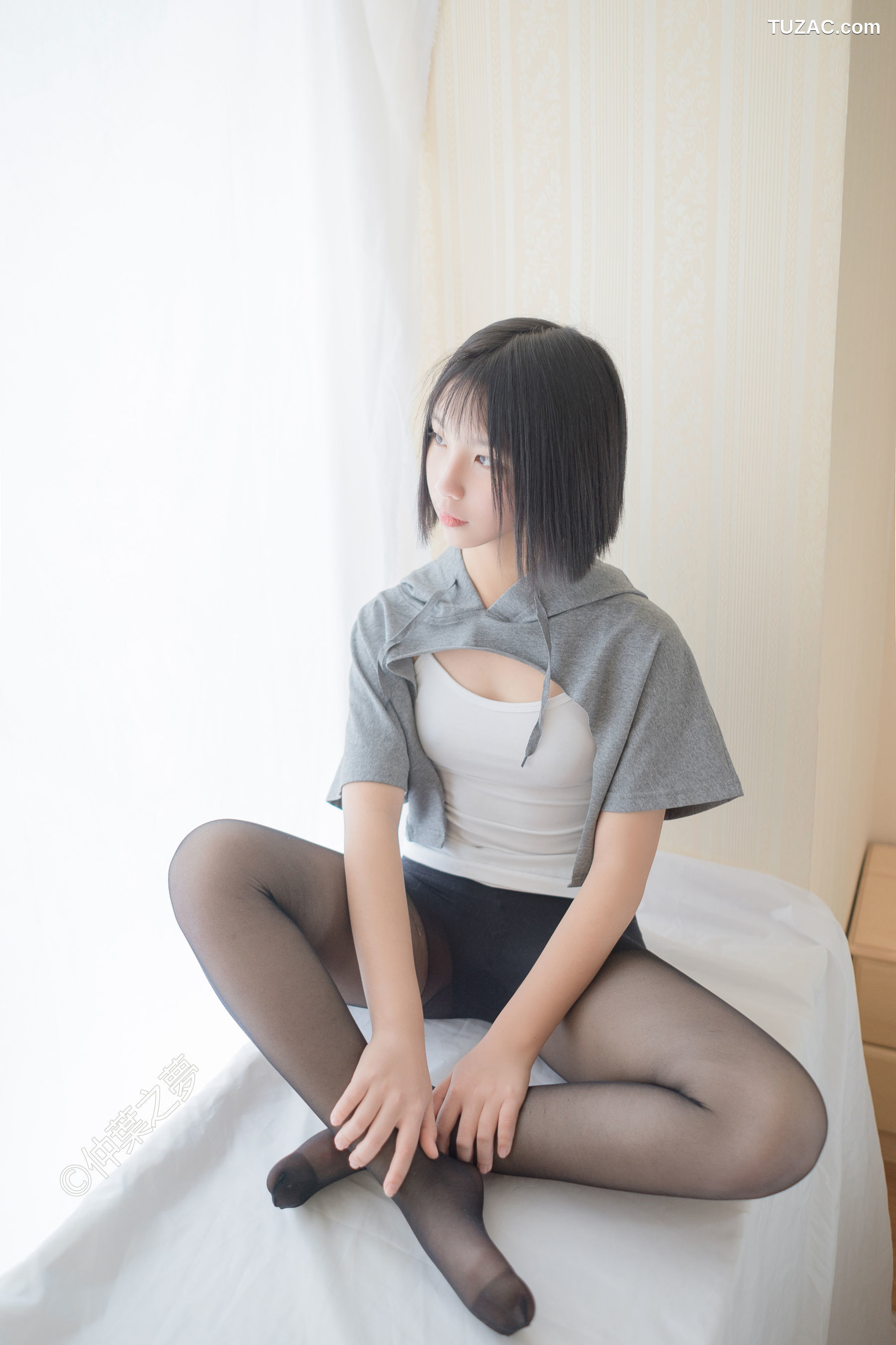 轻兰映画-Grand.003-鹿野奈绪《包臀黑丝》