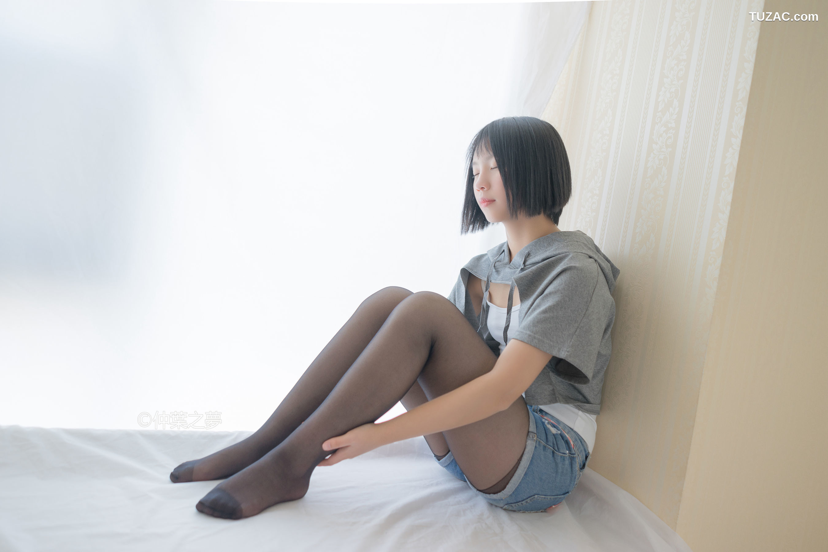 轻兰映画-Grand.003-鹿野奈绪《包臀黑丝》