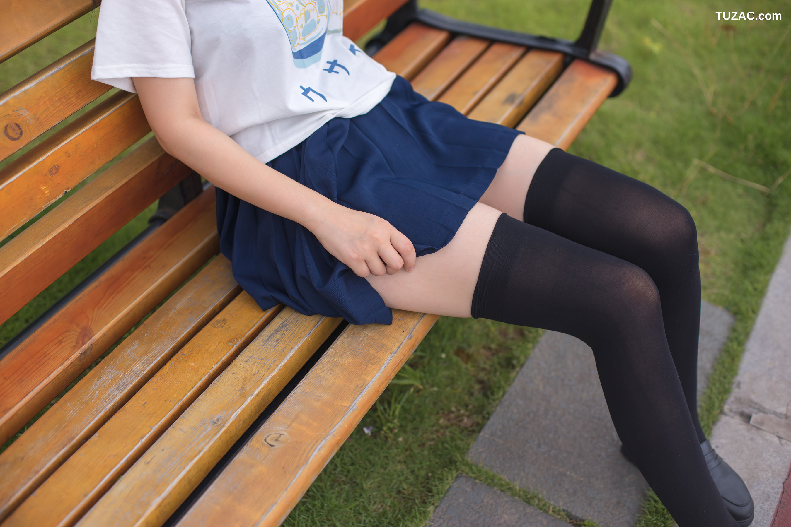 轻兰映画-SPL.005-《少女的黑白丝》